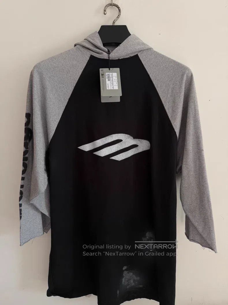 Balenciaga Balenciaga 3B Letter Sleeve Round Neck Sweatshirt Size US S / EU 44-46 / 1 - 1 Thumbnail