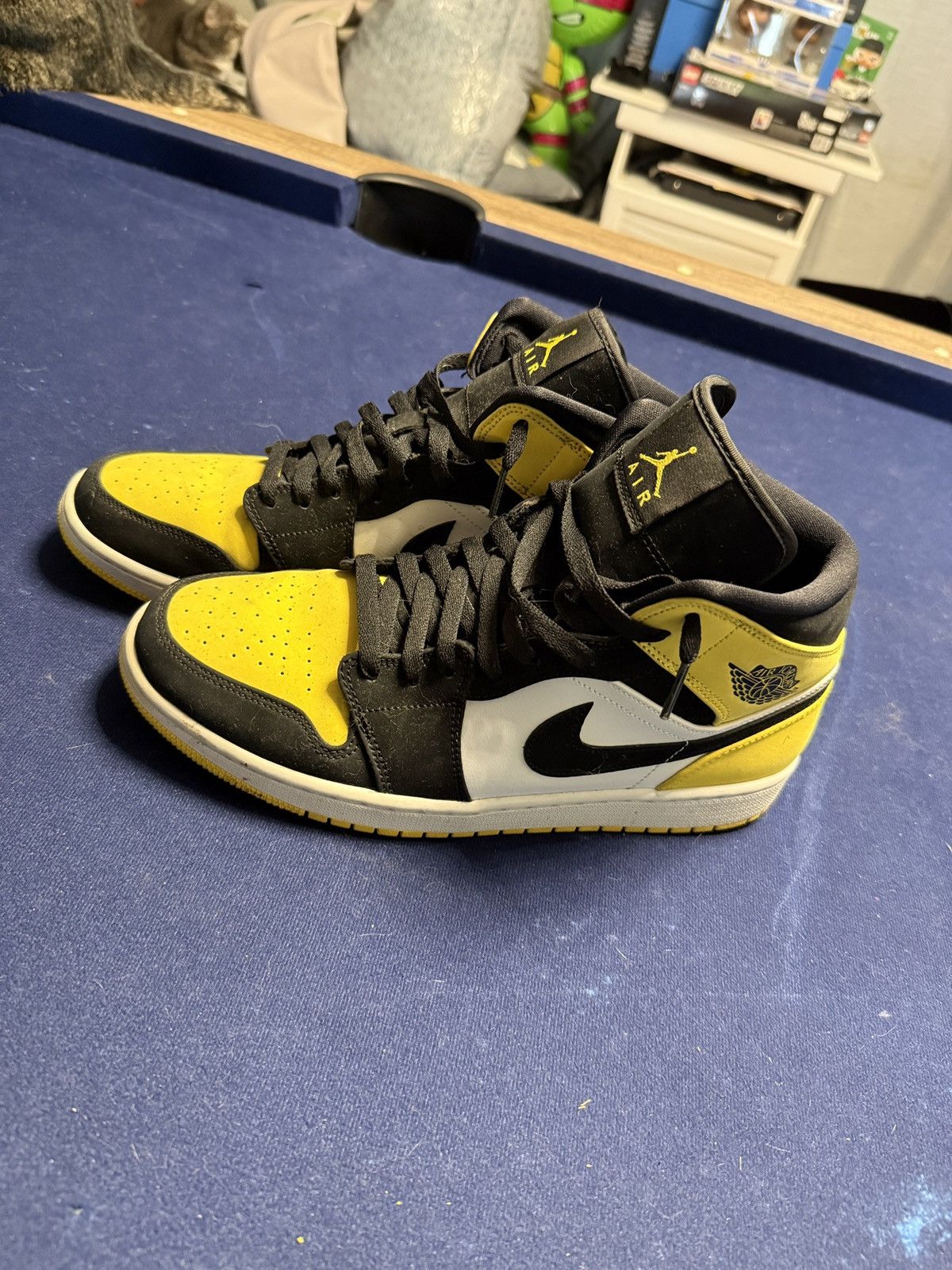 NIKE AIR JORDAN 1 MID yellow toe black JORDAN 1 Mid Yellow Toe