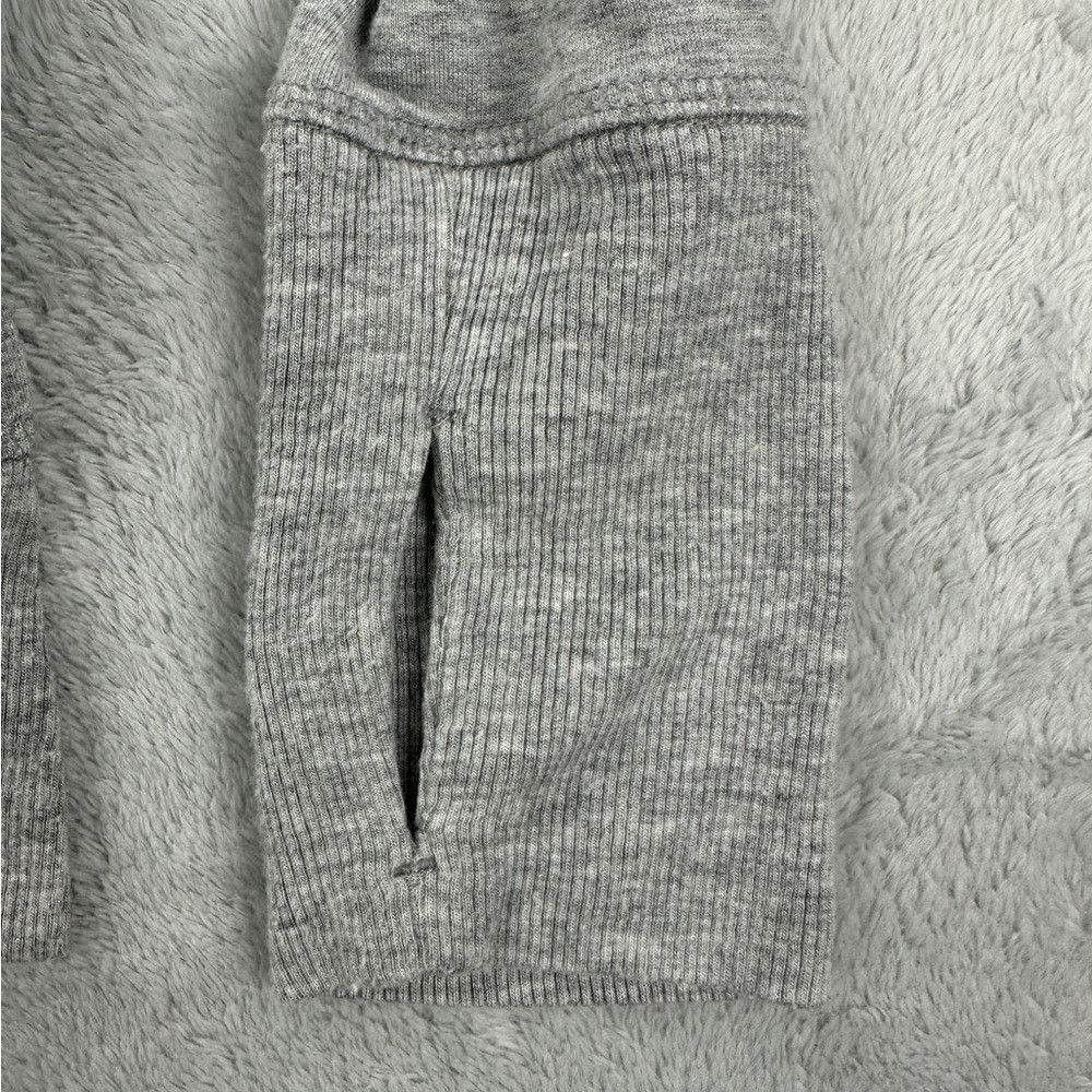 Athleta Athleta Grey Sweater Women’s Size Medium Size M / US 6-8 / IT 42-44 - 4 Thumbnail