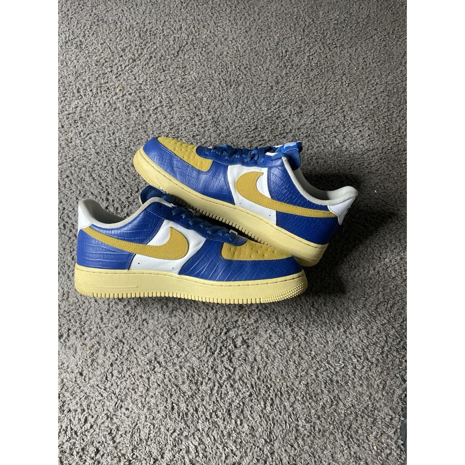Nike Size 11.5 - Nike Undefeated x Air Force 1 SP Low Dunk vs AF1 Size US 11.5 / EU 44-45 - 3 Thumbnail