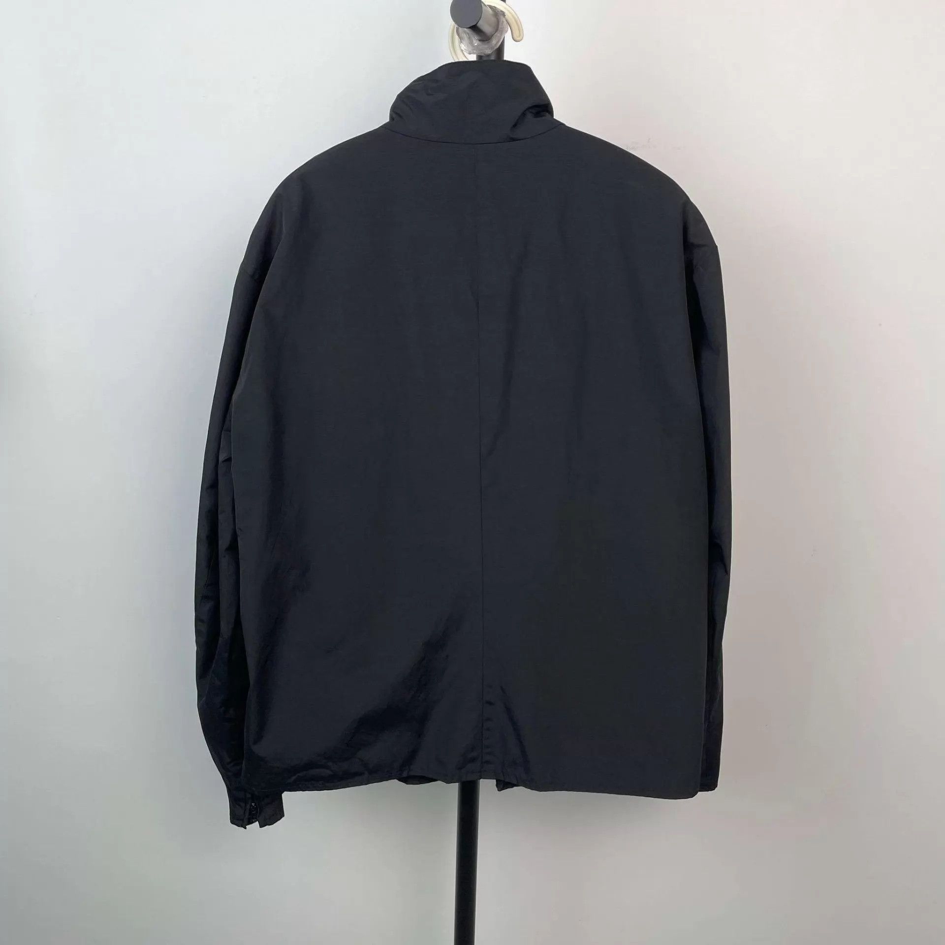 Gucci Gucci fiber shiny men's black 50 jacket Size US M / EU 48-50 / 2 - 2 Thumbnail