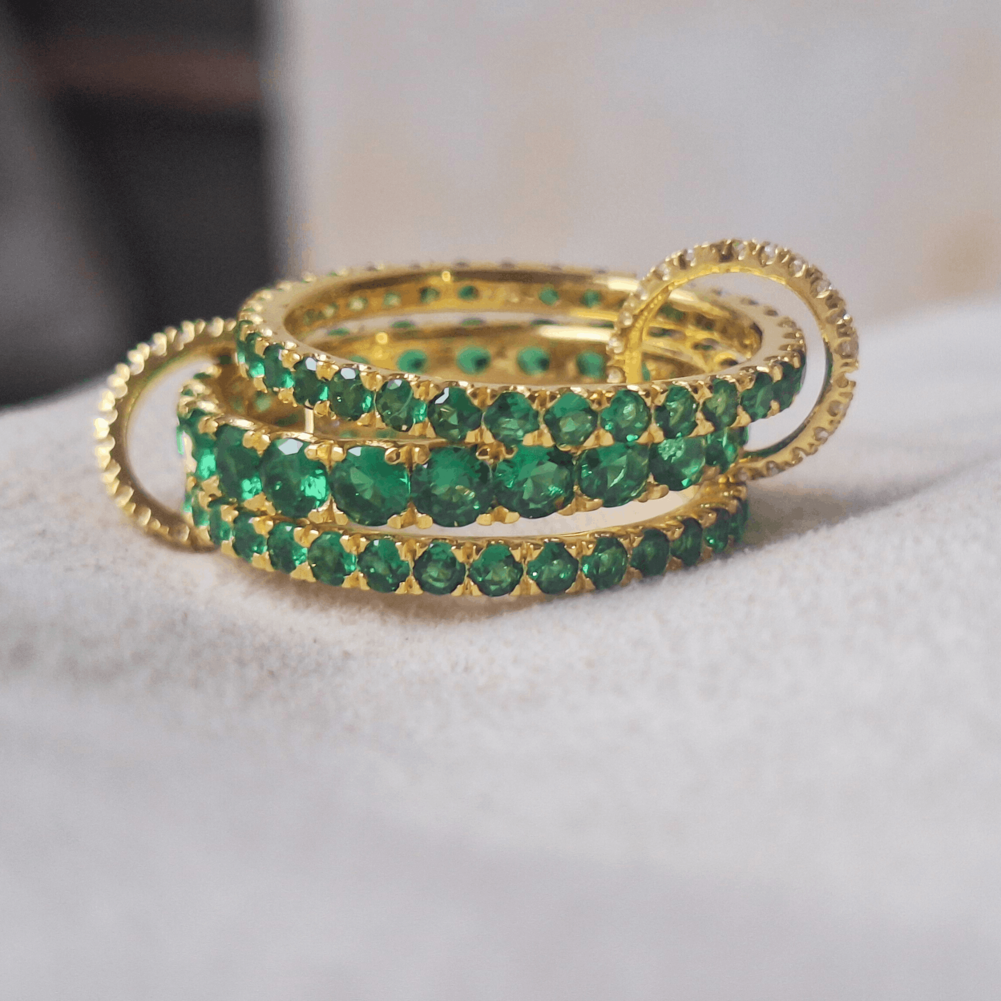 Other Emerald Interconnected Band Ring Size ONE SIZE - 1 Thumbnail