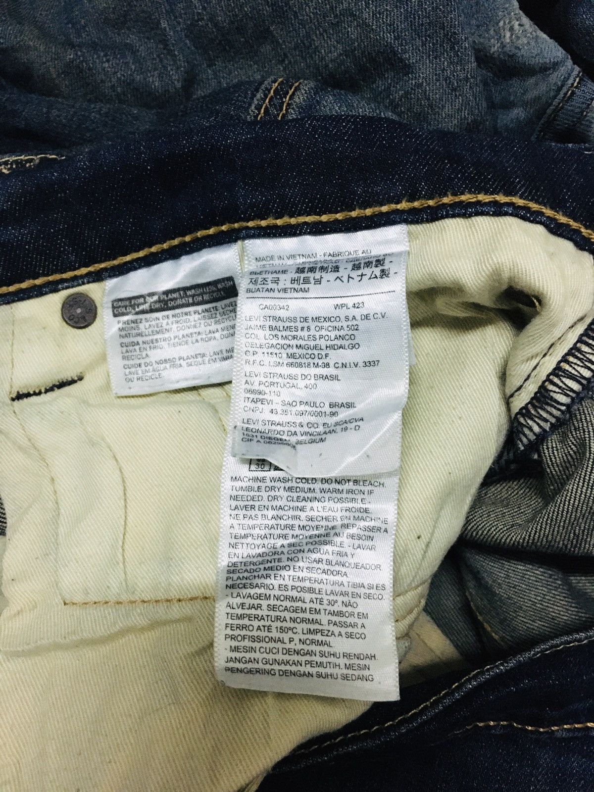 Levi's Levis Lot 541 Distressed Jeans (15) Size US 37 - 11 Thumbnail