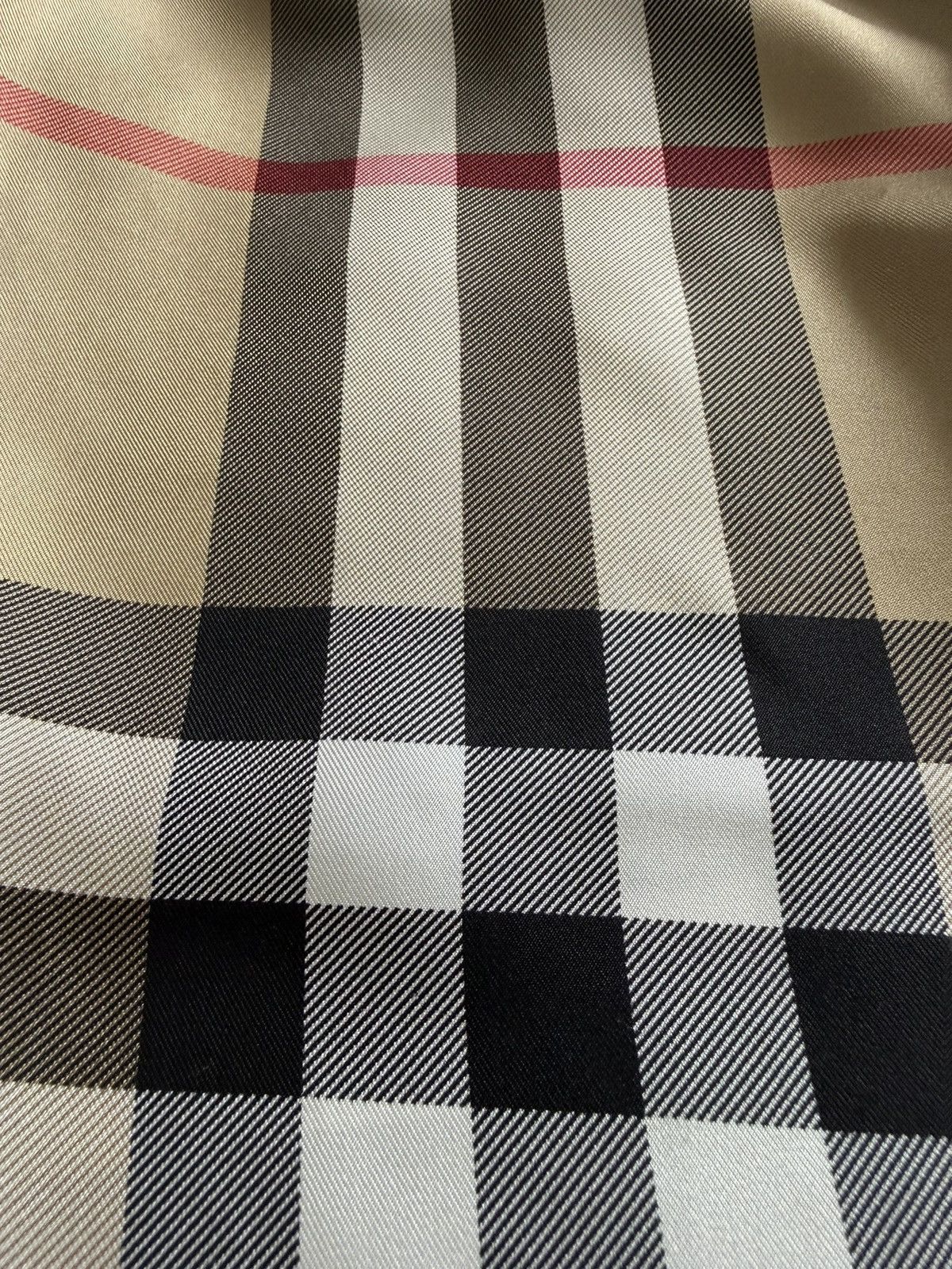 Burberry Burberry Check Silk shorts Size US 32 / EU 48 - 8 Thumbnail