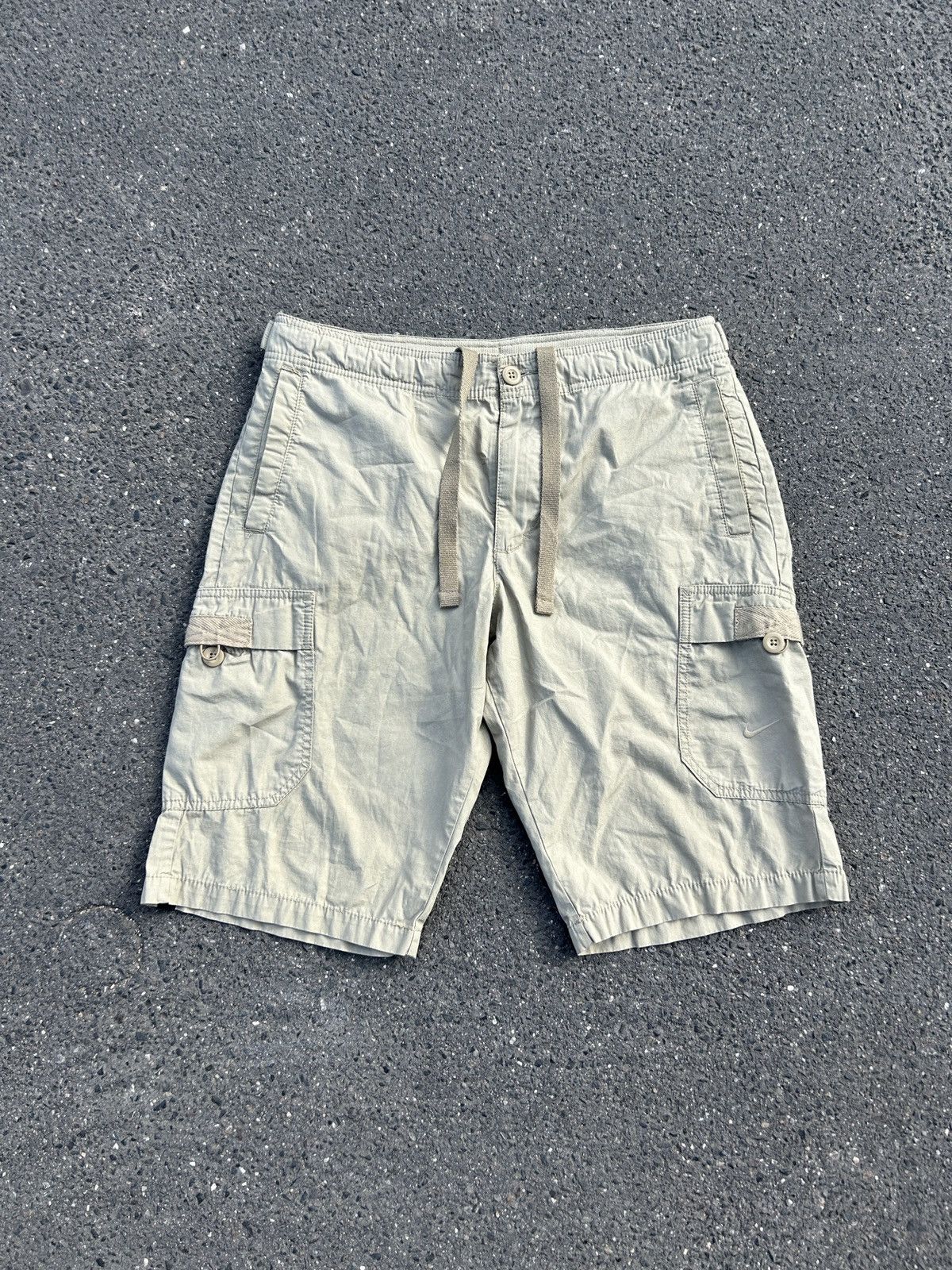 Nike Nike vintage 90s 00s cargo shorts y2k | Grailed