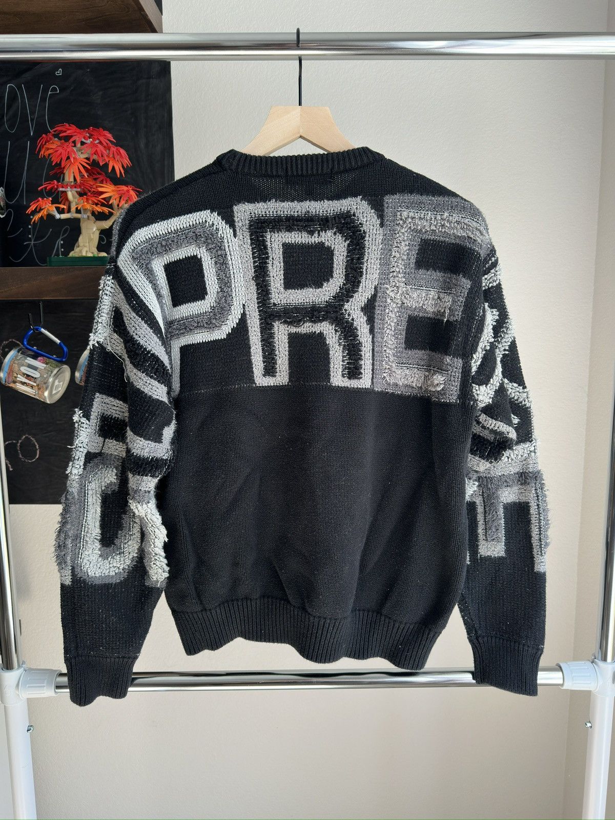 Supreme Chenille Logo Sweater Black Size US M / EU 48-50 / 2 - 2 Thumbnail