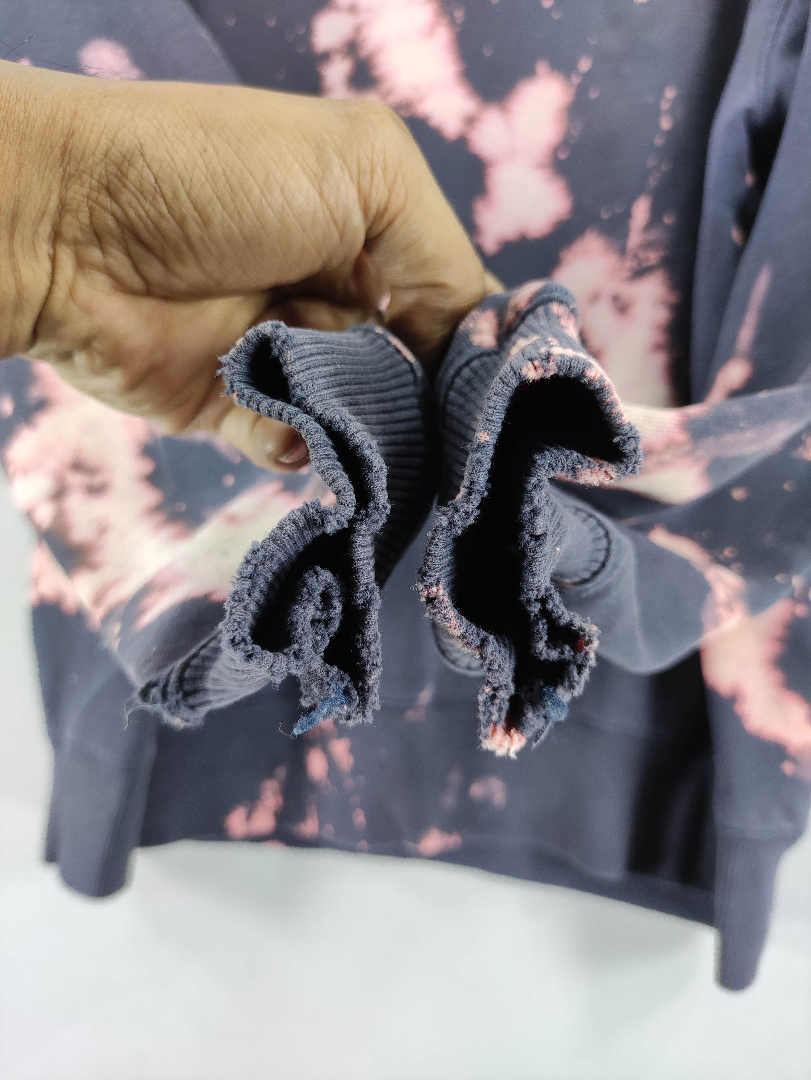 Champion Vintage Champion Acid Wash Distressed Sweatshirt Size US L / EU 52-54 / 3 - 7 Thumbnail