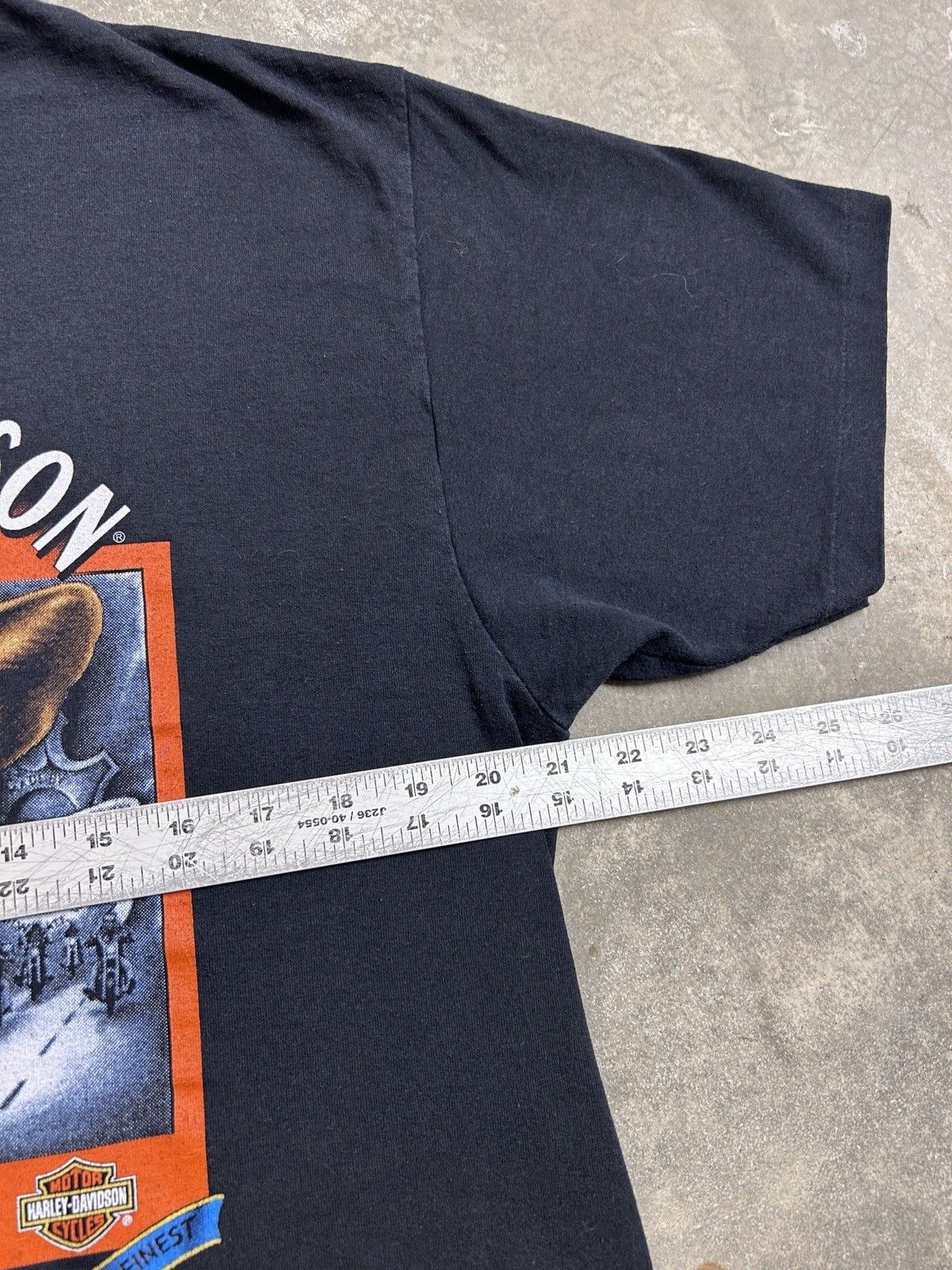 Harley Davidson VTG 1992 3D Emblem Untamed Harley Davidson T-Shirt Cut Neck Size US XL / EU 56 / 4 - 7 Thumbnail