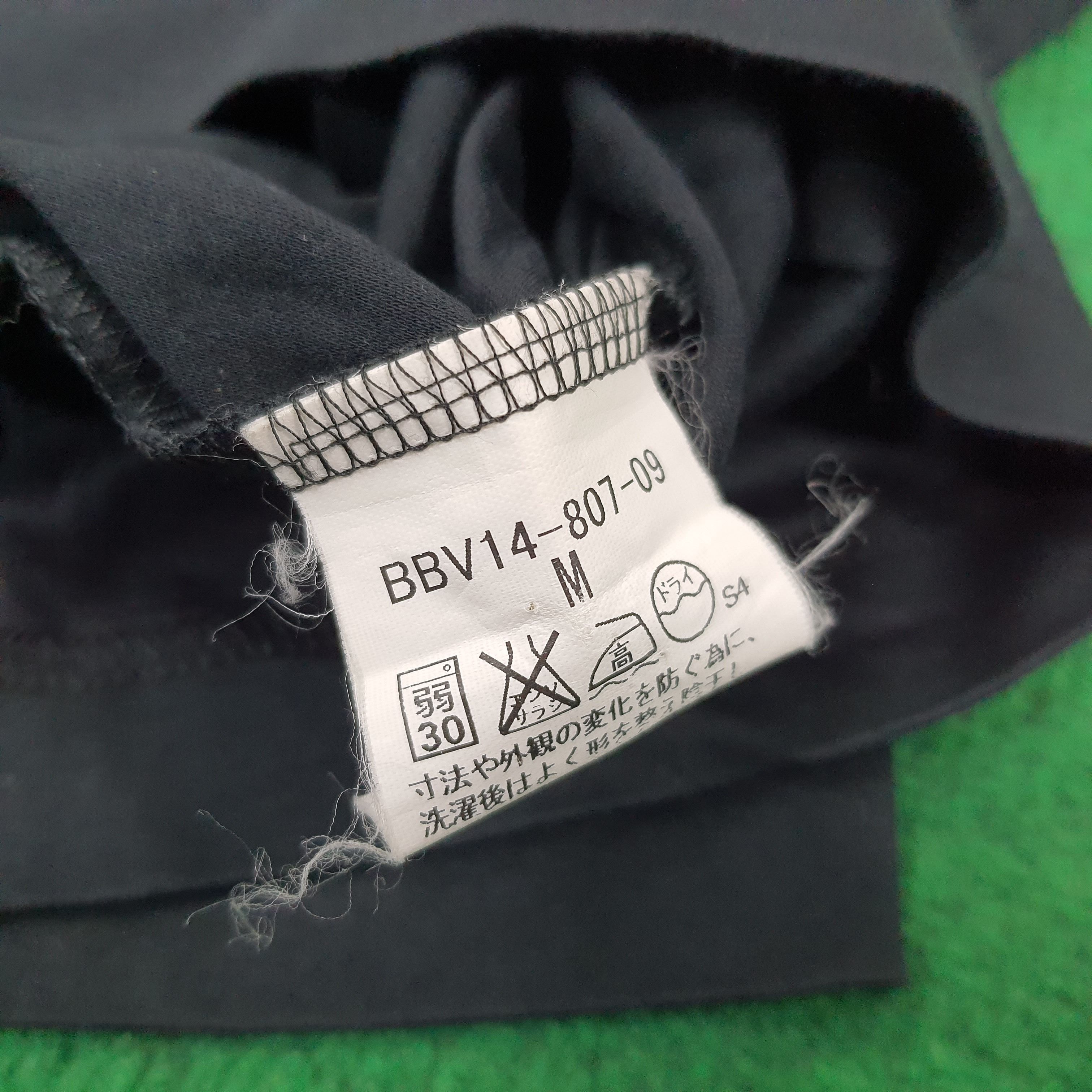 Burberry × Vintage Vintage Burberry London Button Tshirt Size US L / EU 52-54 / 3 - 8 Thumbnail