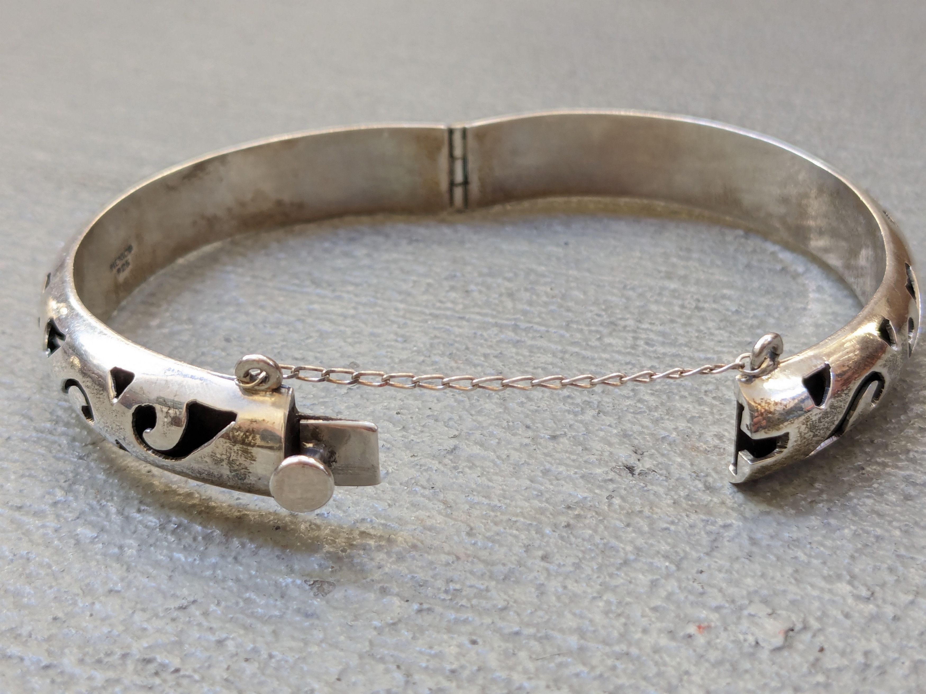 Jewelry Vintage Sterling Silver Bracelet Bangle Hinge Clamper Mexico Size ONE SIZE - 9 Thumbnail
