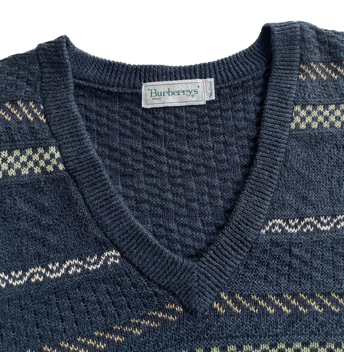 Burberry Vintage Burberrys V-Neck Sweater Knit Vest Size US M / EU 48-50 / 2 - 3 Thumbnail