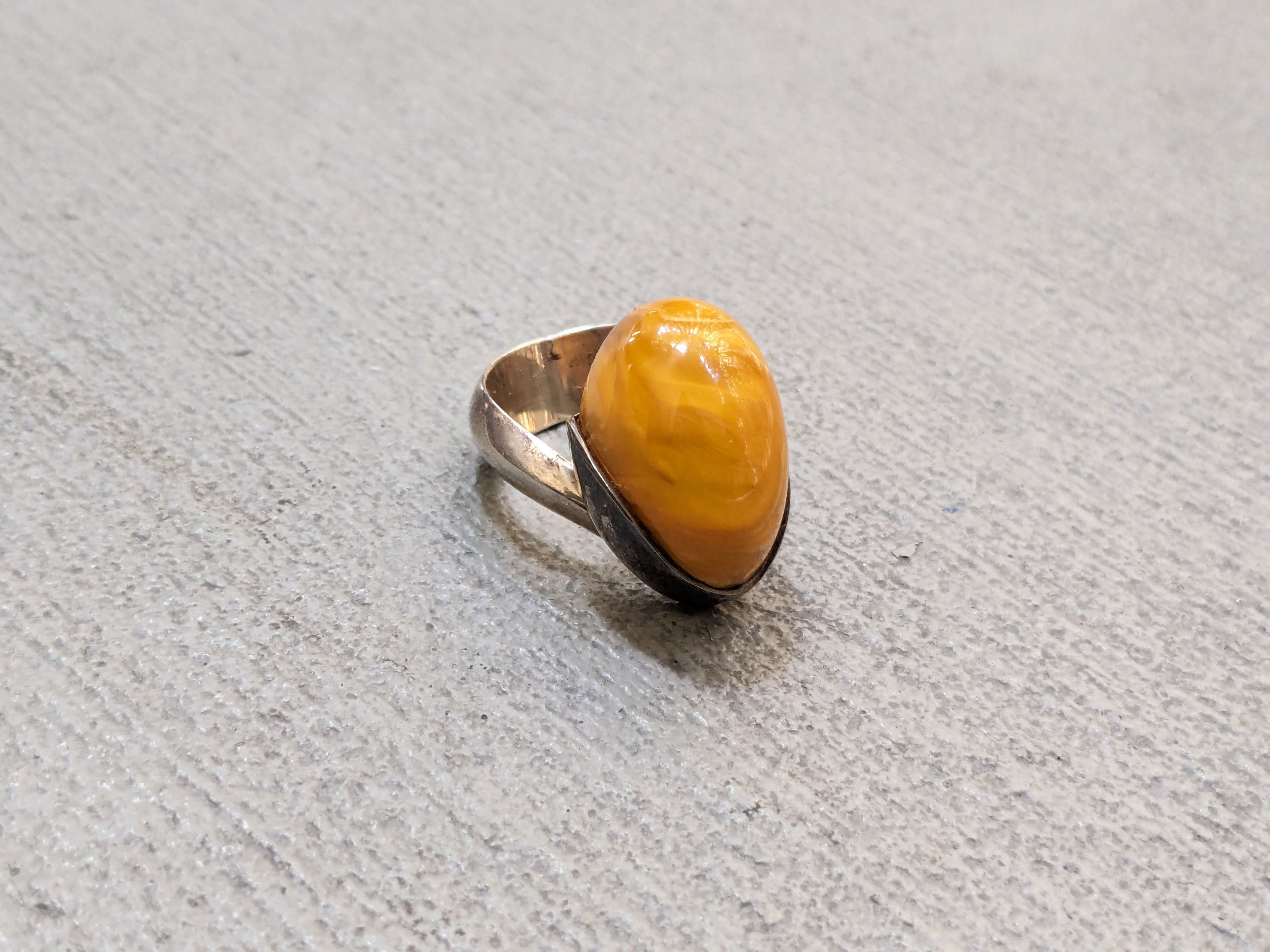 Jewelry Vintage Sterling Silver Ring Amber Size 9.25 Modern Size ONE SIZE - 1 Thumbnail