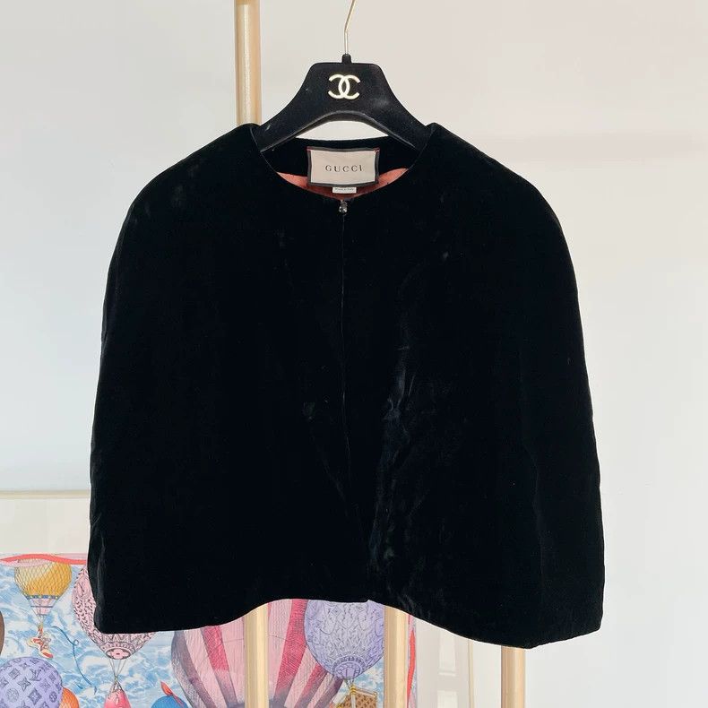 Gucci Gucci Black velvet cloak coat Size S / US 4 / IT 40 - 1 Thumbnail