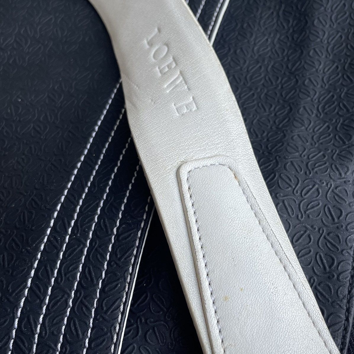 Loewe Loewe Repeat Anagram Embossed Unisex Crossbody Size ONE SIZE - 12 Thumbnail