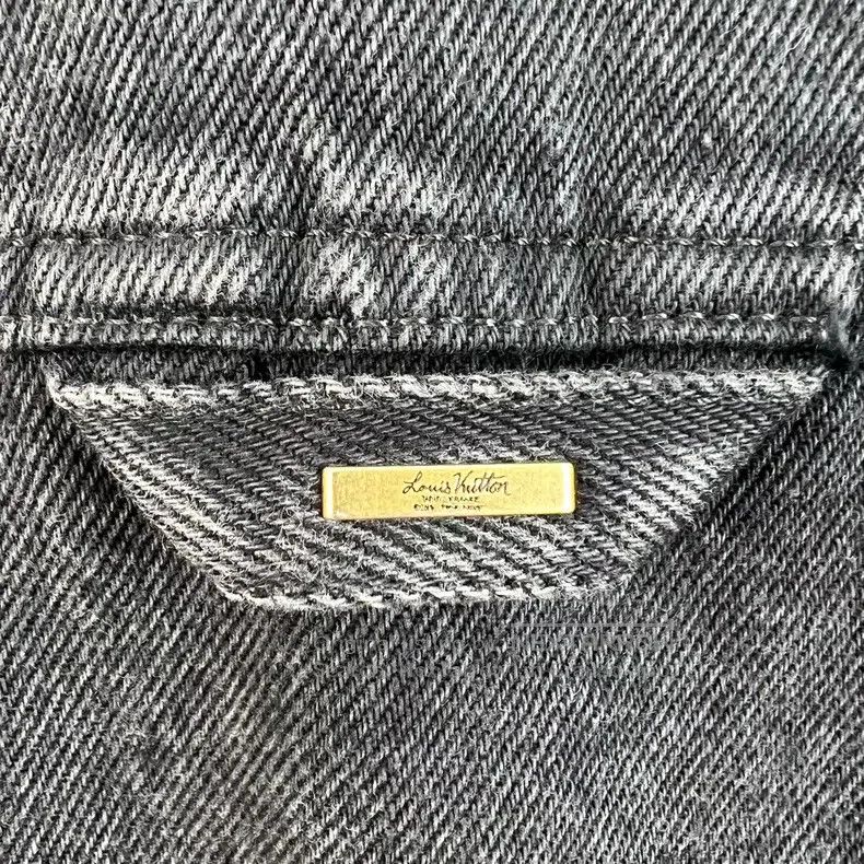 Louis Vuitton Louis Vuitton New Logging Black Embossed Full Logo Washed Size US L / EU 52-54 / 3 - 7 Thumbnail