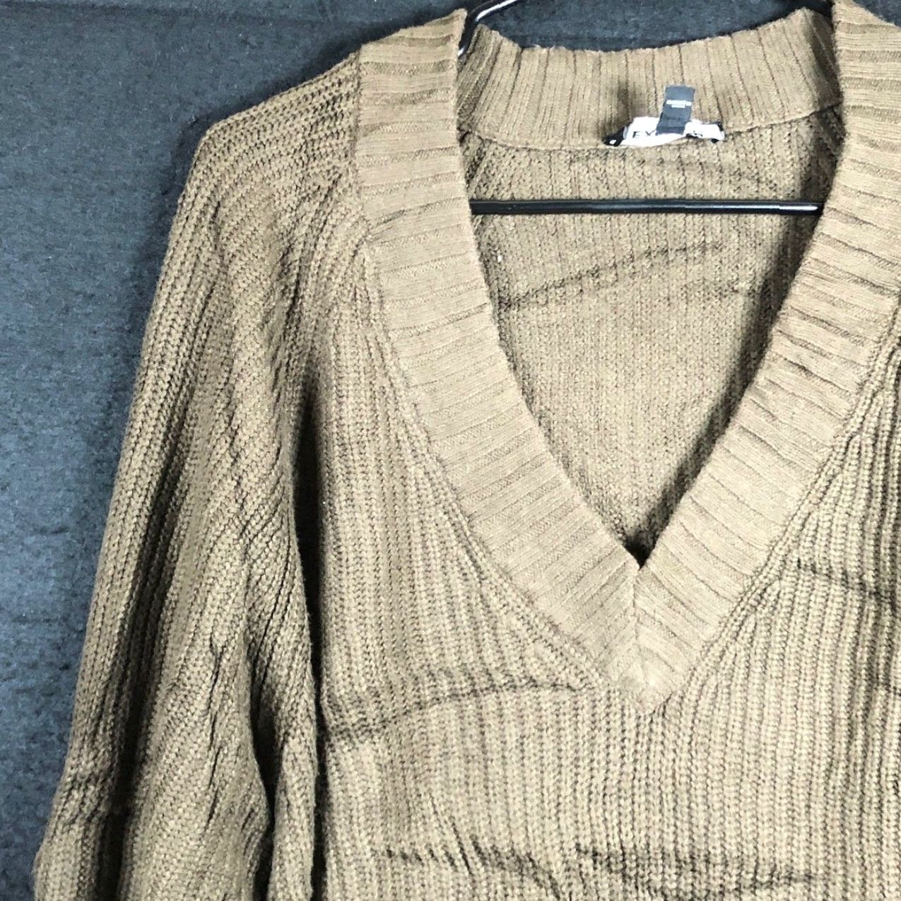 Express Express Womens Sweater Green V-Neck Knitted Long Sleeve Tunic XSmall XS Knit Pullover Casual Workwear // Women // Veg? Size XS / US 0-2 / IT 36-38 - 4 Thumbnail