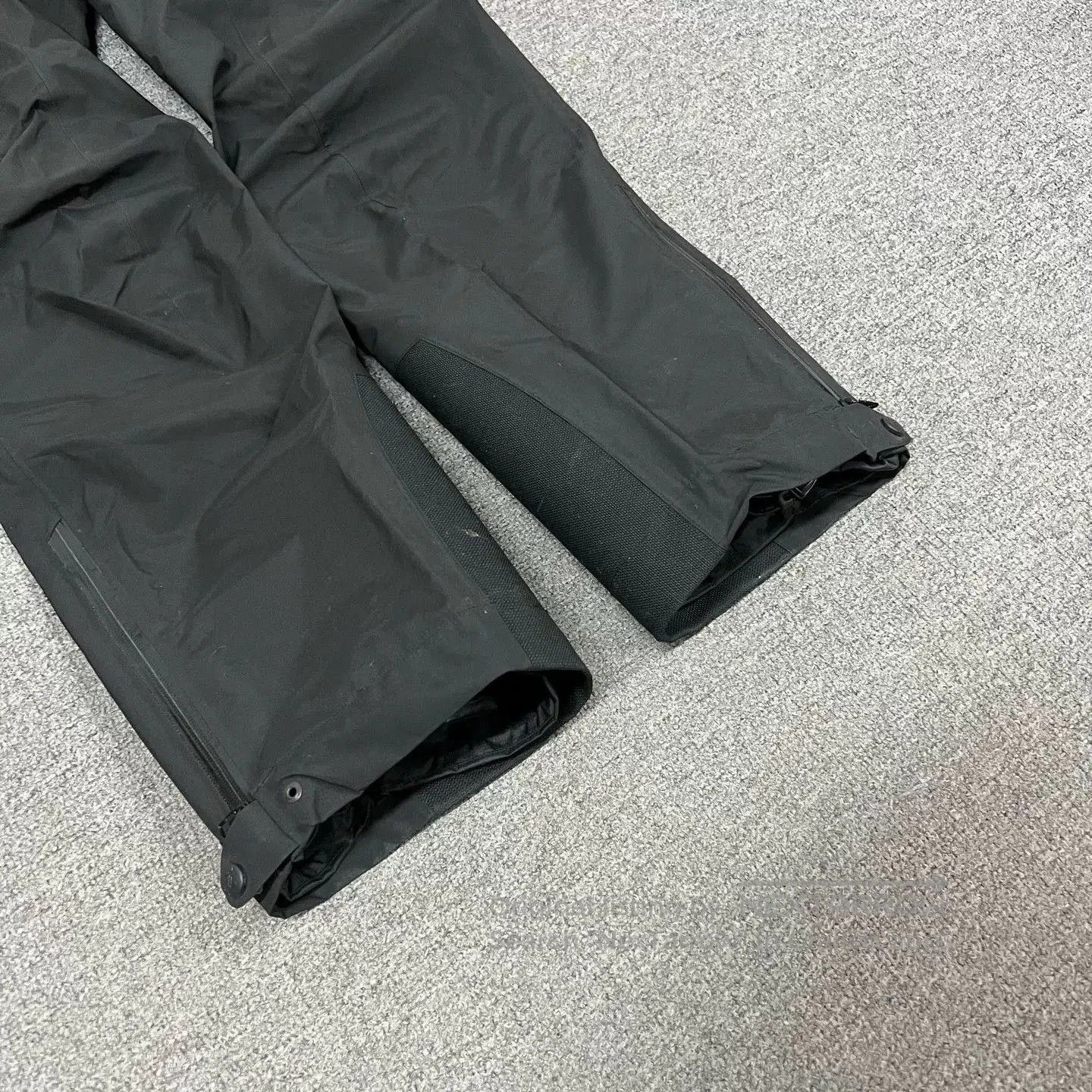Arc'teryx Arcteryx Beta Ar Pant Black Long Pants. Size US 32 / EU 48 - 3 Thumbnail