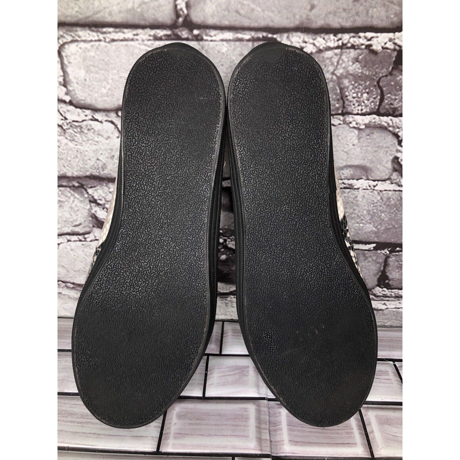 Tommy Bahama Tommy Bahama Odesa Ivory Black Leather Snake Skin Ballet Fla Size US 8 / IT 38 - 7 Thumbnail