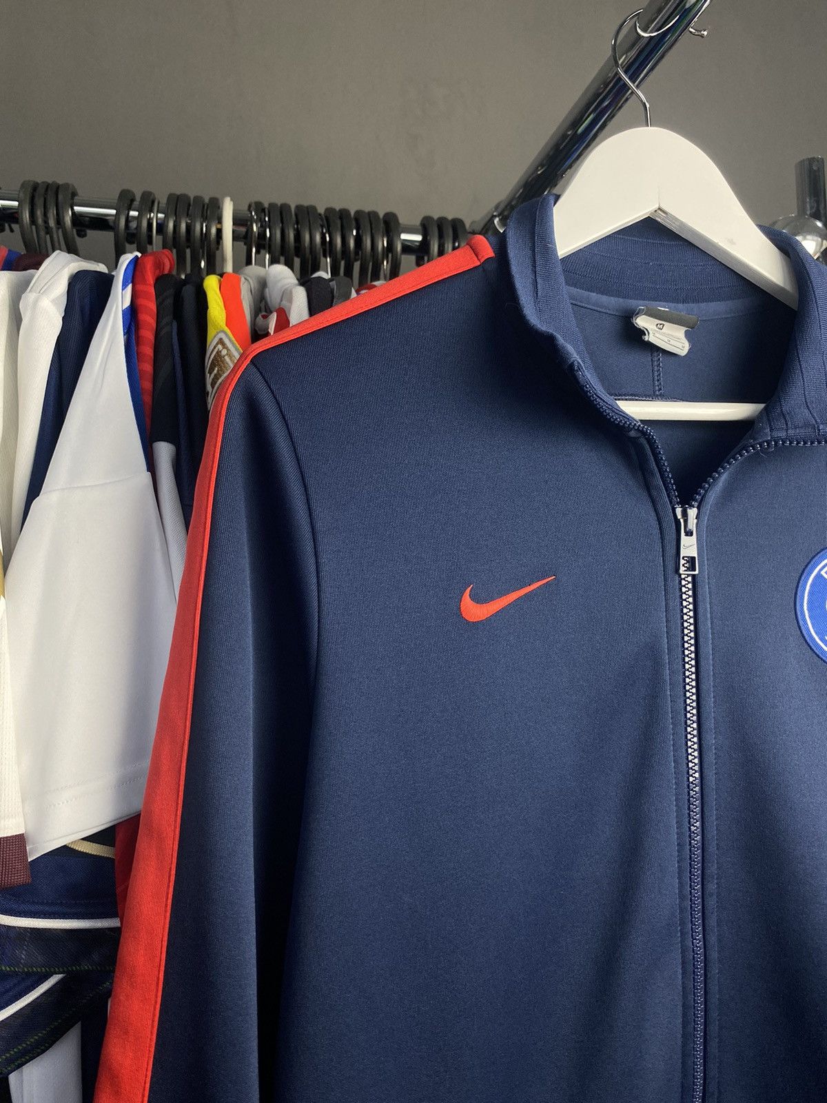 Nike 2013/14 VINTAGE NIKE PSG FOOTBALL CLUB JACKET SIZE M Size US M / EU 48-50 / 2 - 5 Thumbnail