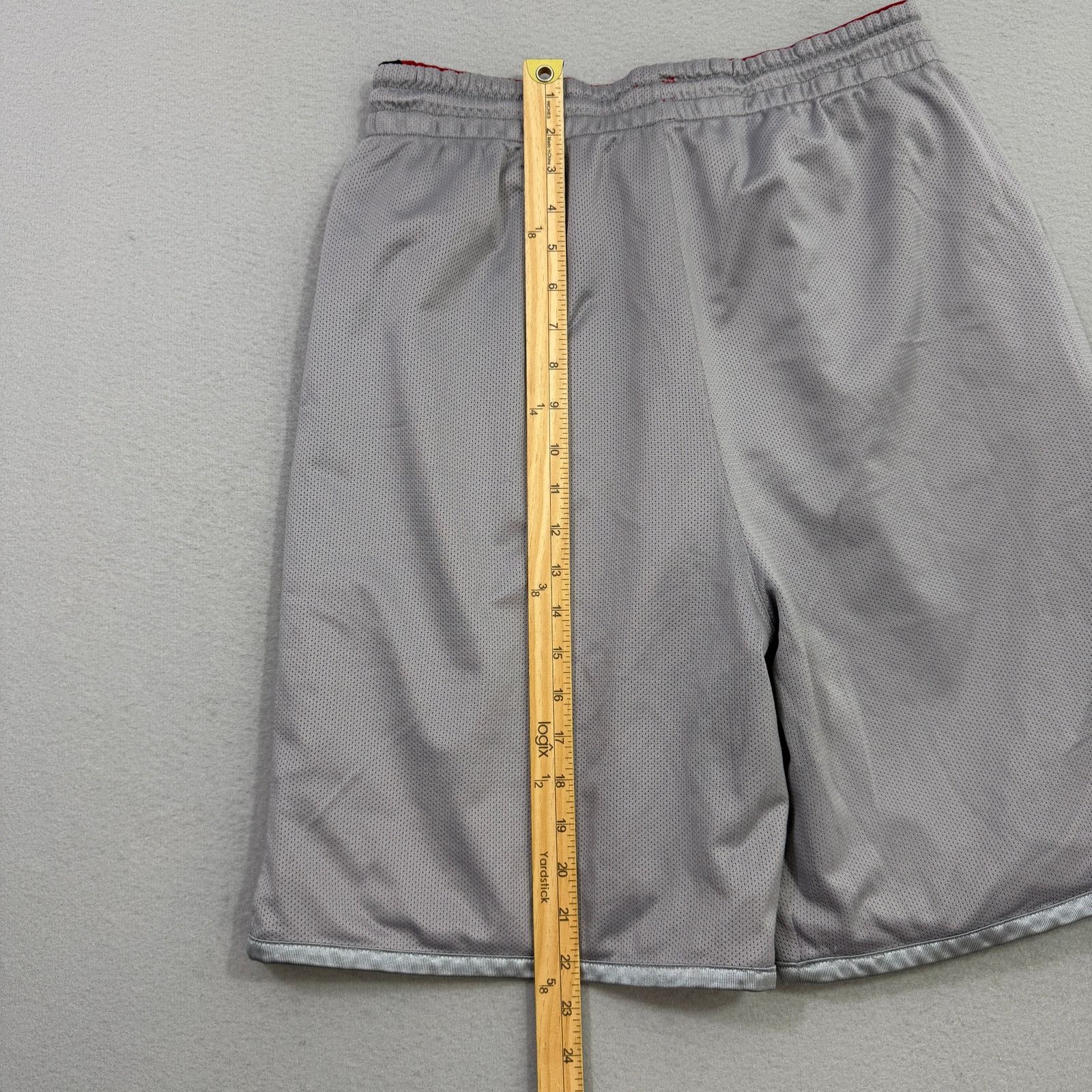 Adidas Vintage Adidas Reversible Shorts Medium Red Gray Athletic Size US 32 / EU 48 - 9 Thumbnail