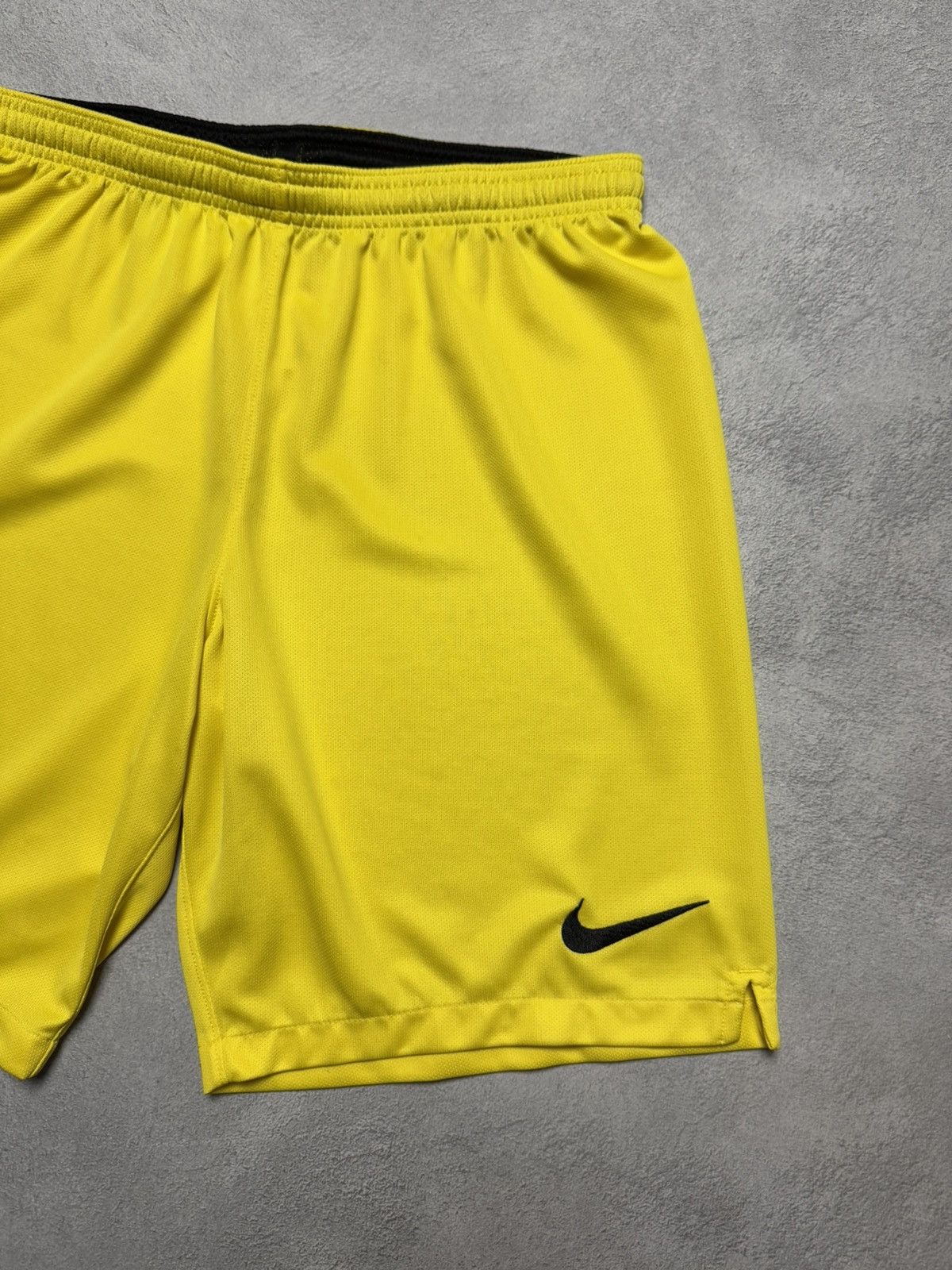 Nike Nike England 2018 2019 Goalkeeper Football Soccer Shorts Size US 32 / EU 48 - 4 Thumbnail
