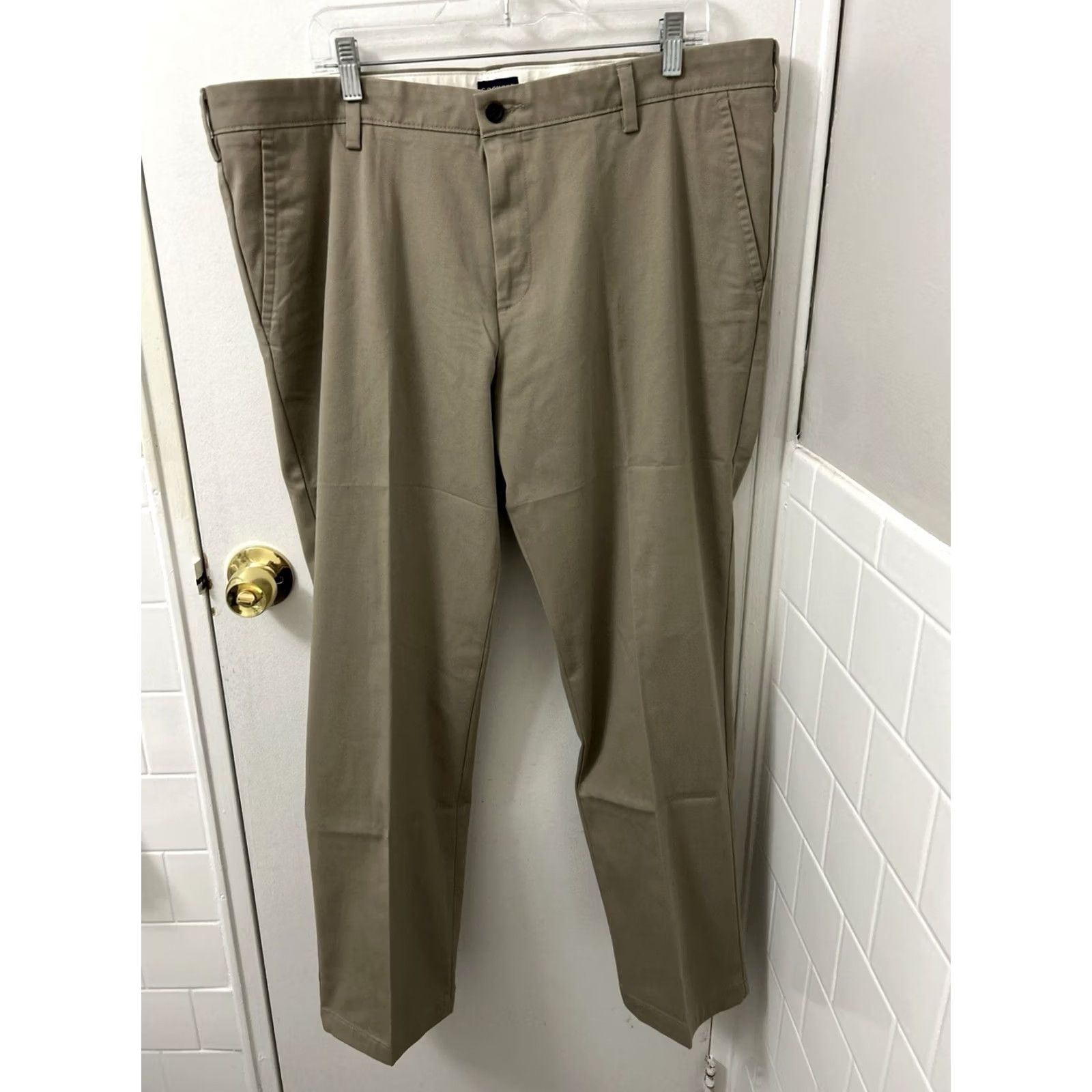 Dockers DOCKERS Easy Khaki Pants Mens 40x30 Tan Straight Fit Stretch Performance NWT Size US 40 / EU 56 - 6 Thumbnail
