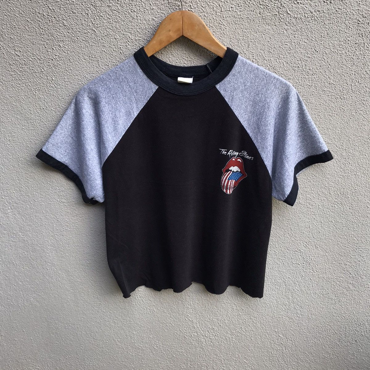 Band Tees Vintage 80s ROLLING STONES band tee crop top Size S / US 4 / IT 40 - 1 Thumbnail