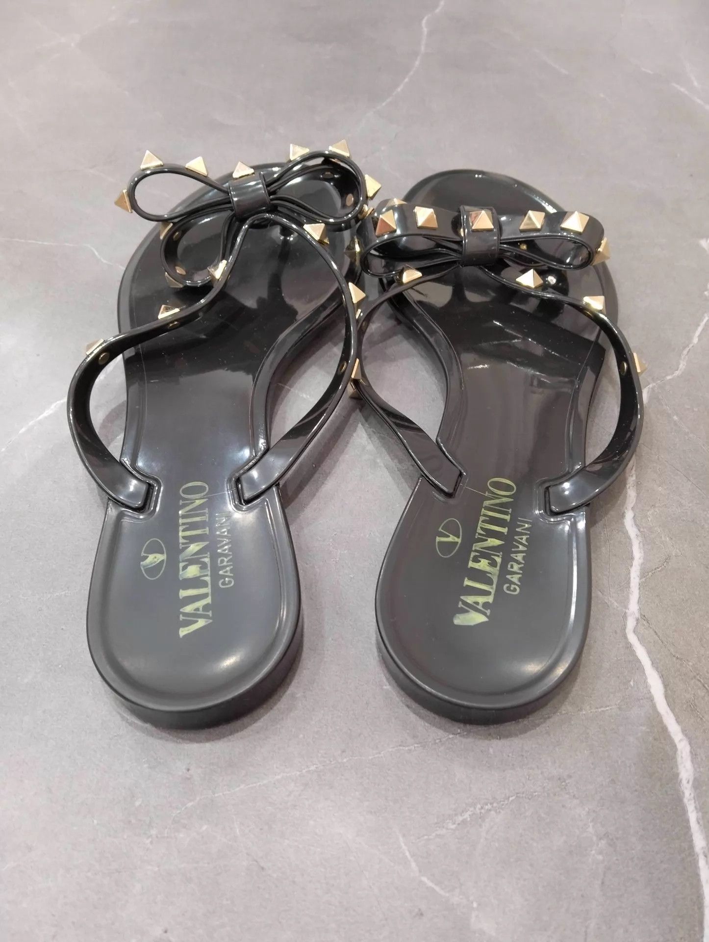 Valentino Valentino Rockstud Flip Flop 37 95 New Size US 6.5 / IT 36.5 - 5 Thumbnail