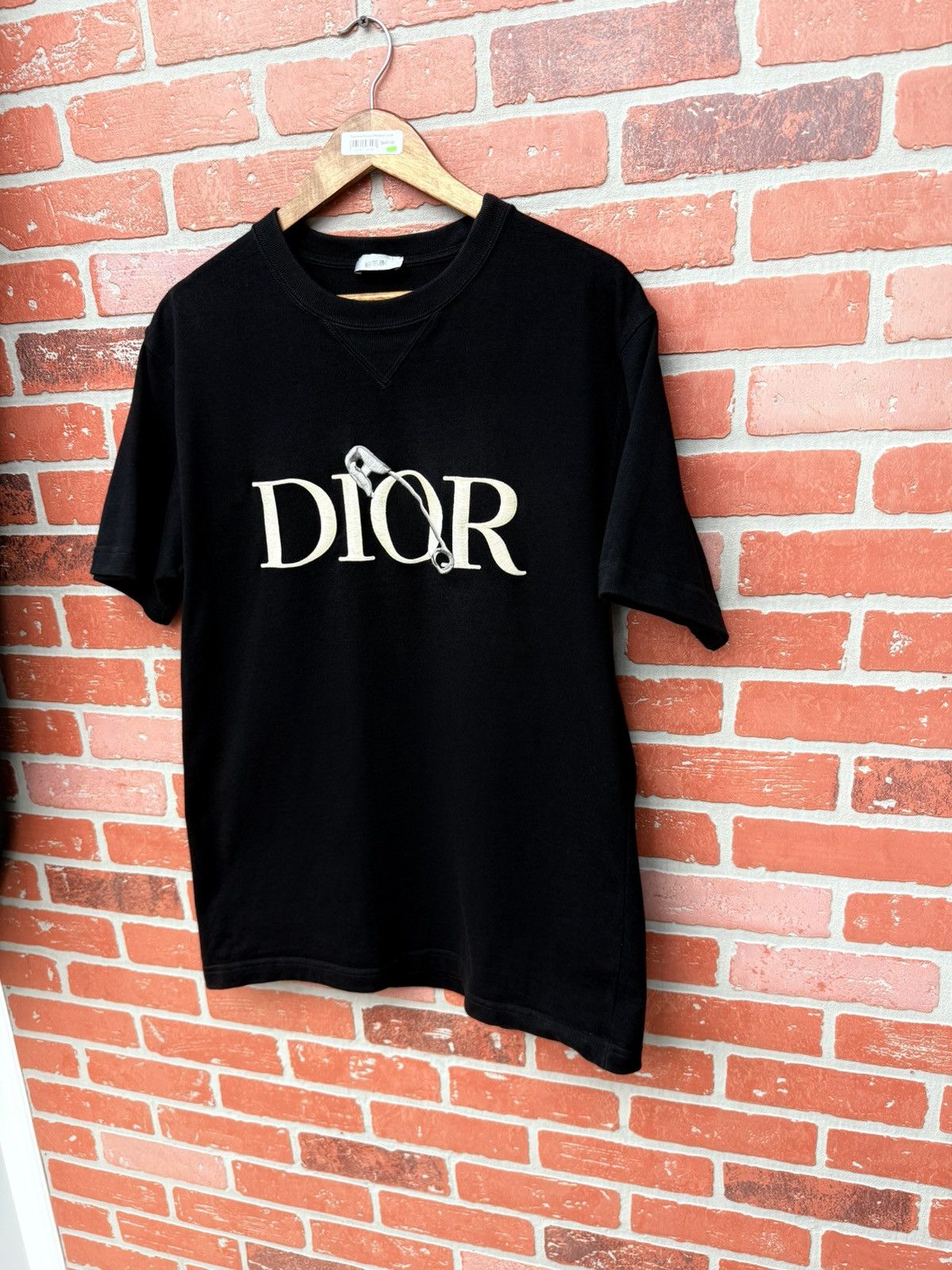 Dior Dior x Judy Blame Safety Pin Black Tee Size Large RARE 🔥 Size US L / EU 52-54 / 3 - 3 Thumbnail