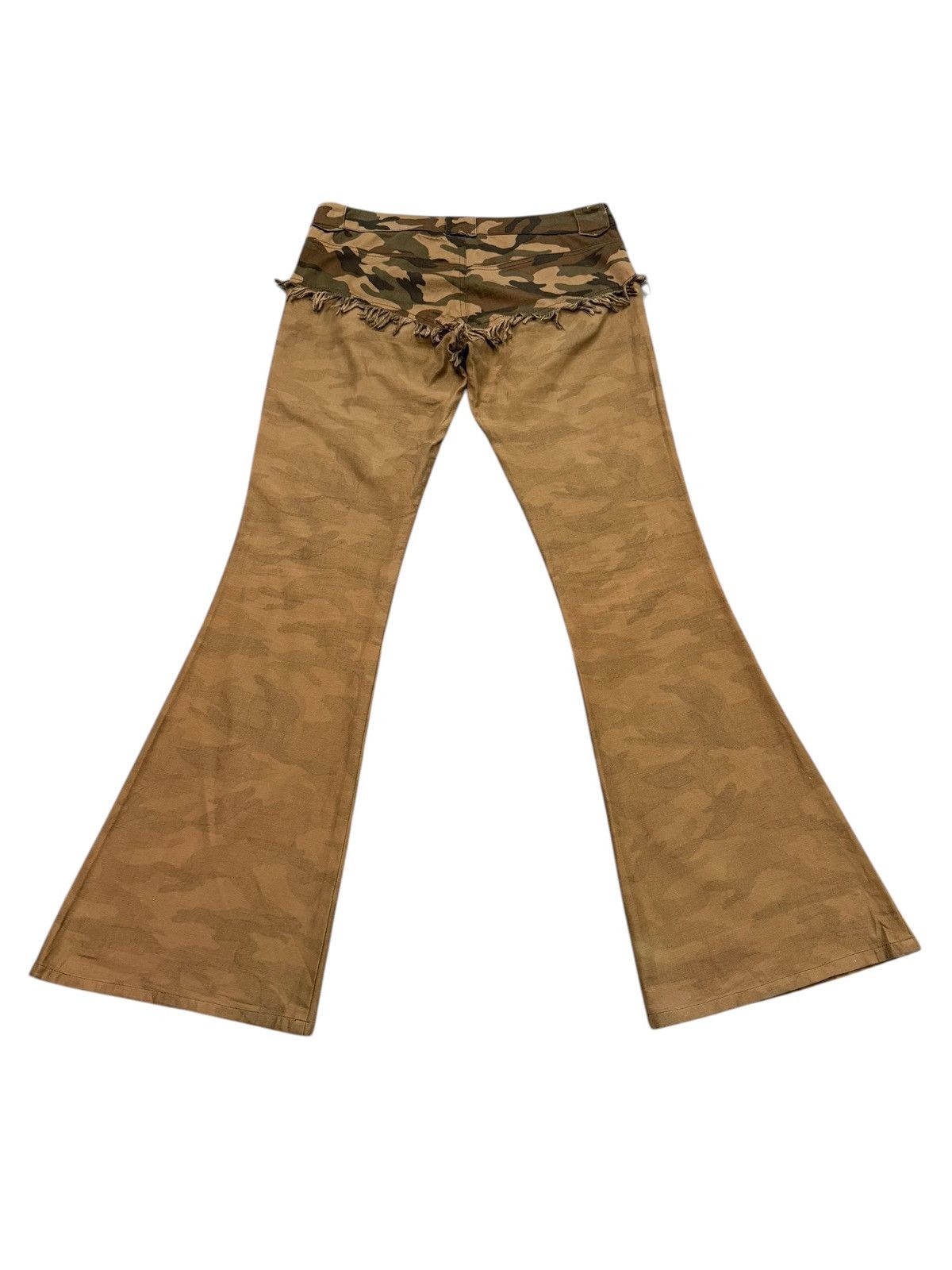 Other LE GRAND BLEU CAMO FLARED PANT Size 30" / US 8 / IT 44 - 10 Thumbnail