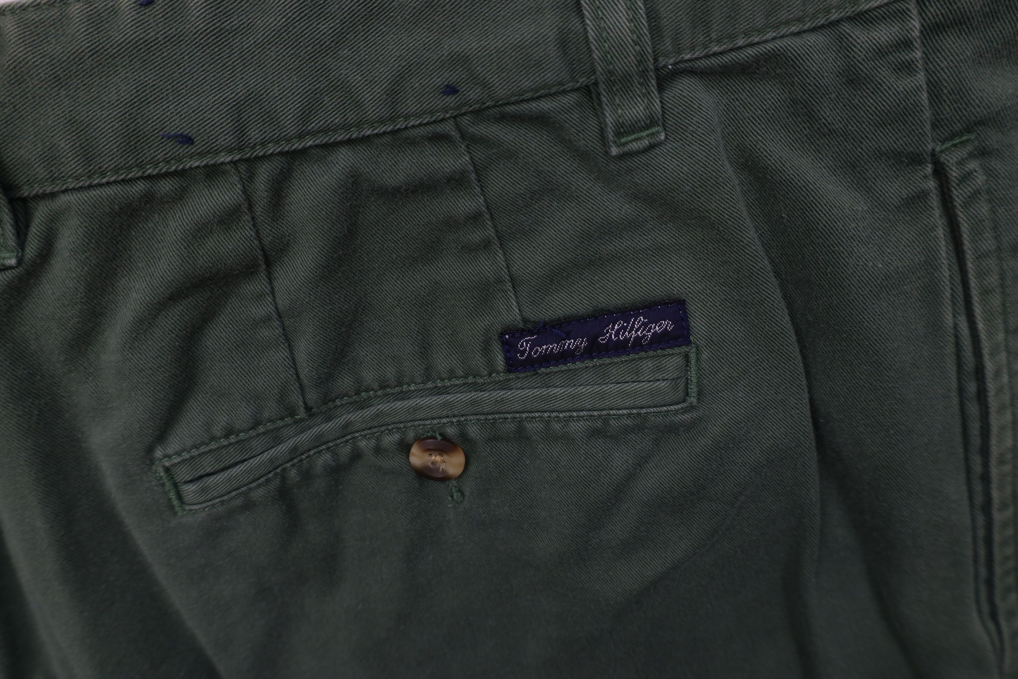 Tommy Hilfiger Vintage 90s Tommy Hilfiger Pleated Chino Golf Shorts Green Size US 36 / EU 52 - 11 Thumbnail