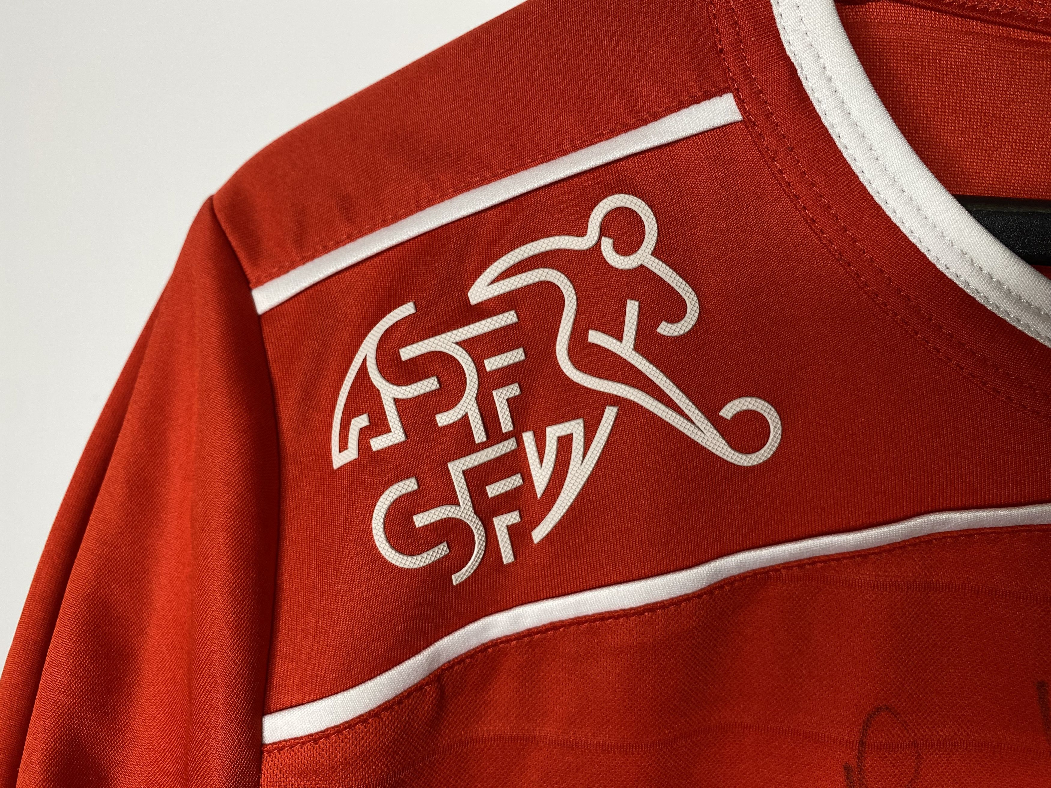 Puma SWITZERLAND TEAM 2011 2012 HOME FOOTBALL SHIRT SOCCER JERSEY Size US M / EU 48-50 / 2 - 3 Thumbnail