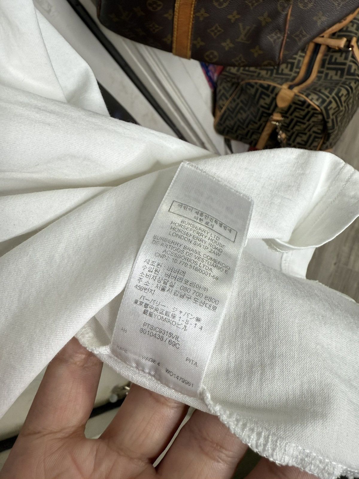 Burberry Burberry Kingdom T-Shirt White Spellout Tee Size Medium Size US M / EU 48-50 / 2 - 9 Thumbnail