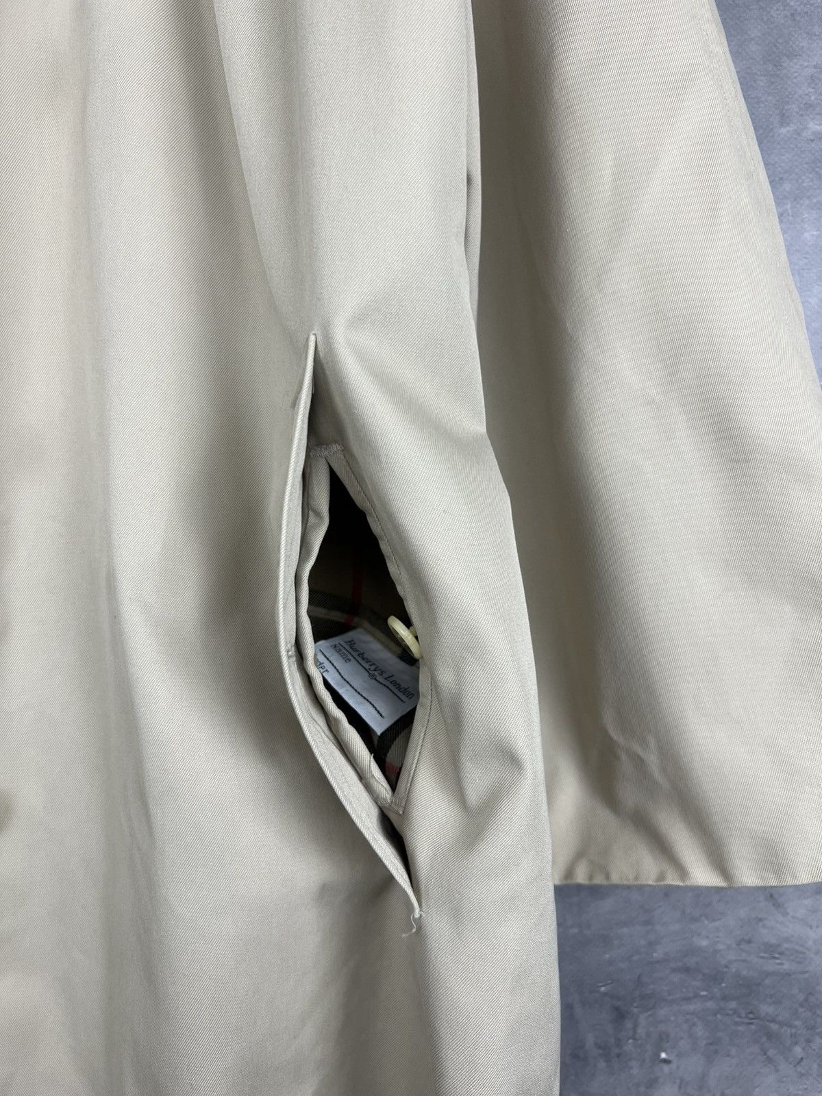 Burberry Burberry's London Vintage Nova Cheak Trench UK 12 EU40 US8 Size M / US 6-8 / IT 42-44 - 12 Thumbnail