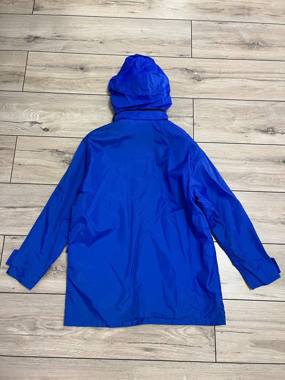 Red Bull Rare Red Bull Sauber Petronas Malaysia Rain Wind Hood Jacket Size US S / EU 44-46 / 1 - 2 Thumbnail
