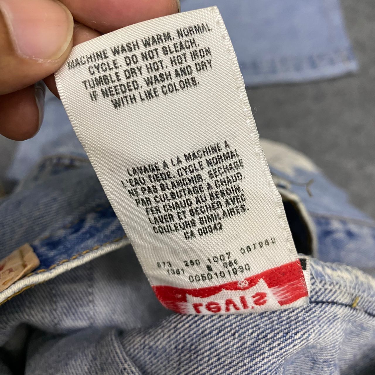 Levi's 💥Vintage Levis 501 Distressed denim Kurt Cobain Style Size US 32 / EU 48 - 17 Thumbnail