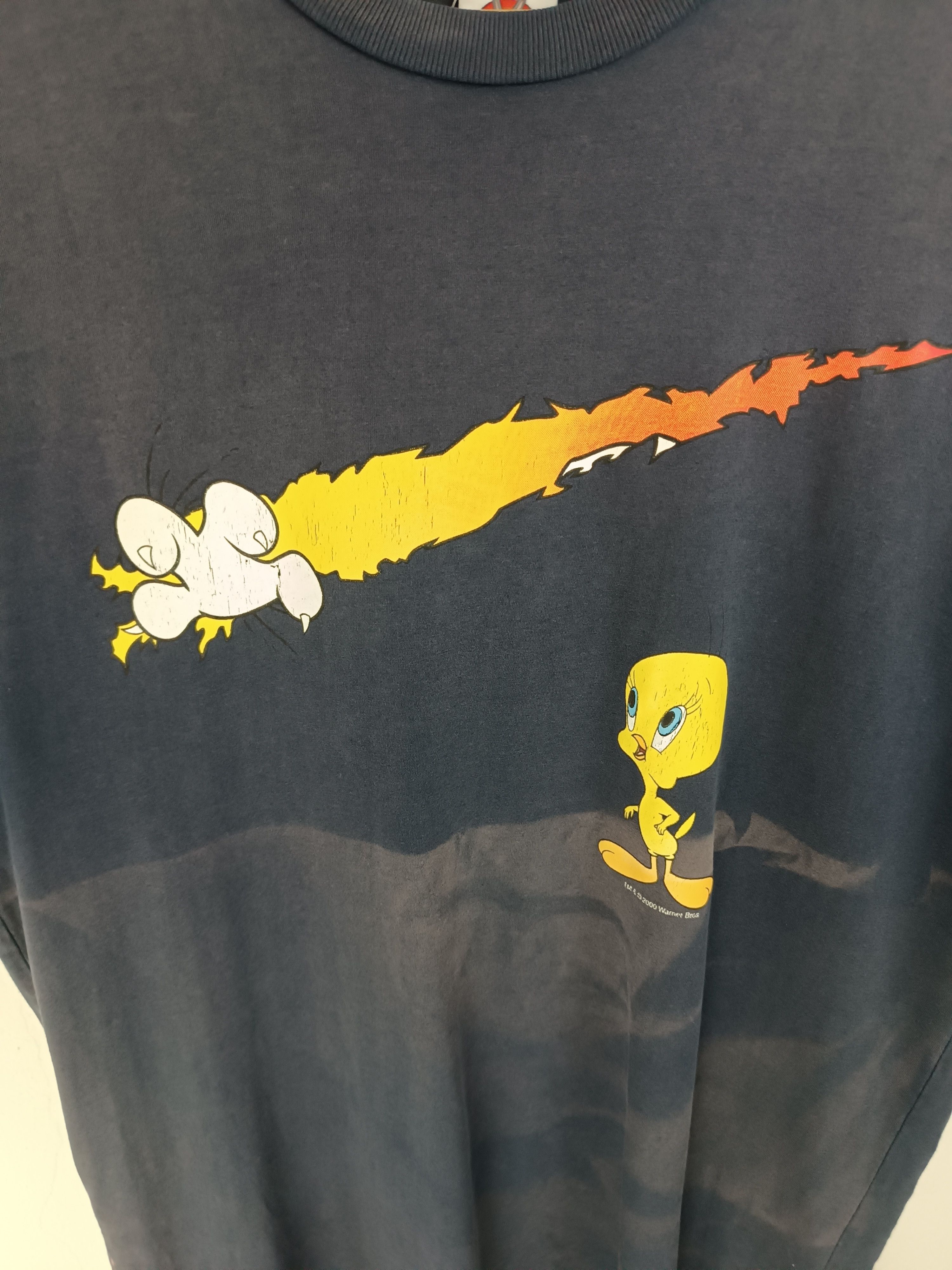 Vintage THRASHED FADED VINTAGE 2000s TWEETY & SYLVESTER LOONEY Y2K Size US M / EU 48-50 / 2 - 10 Thumbnail