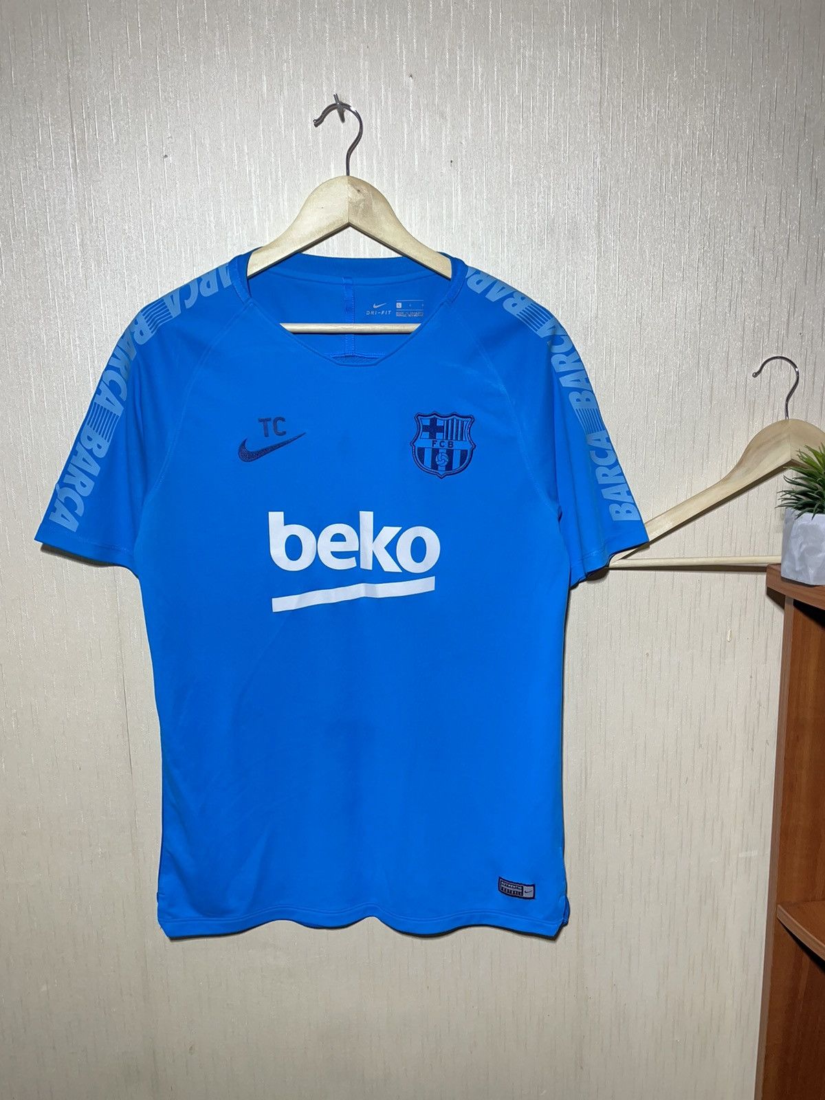 Nike Nike Barcelona soccer jersey Size US L / EU 52-54 / 3 - 1 Thumbnail