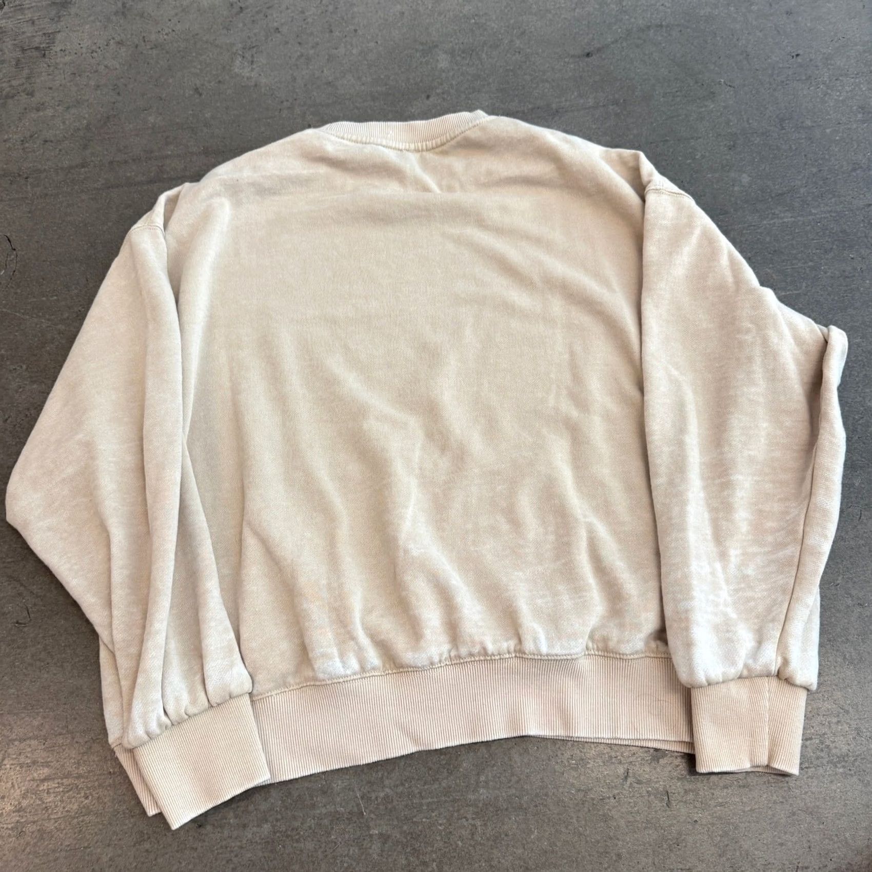 Free People VINTAGE Free People Beige Tan Oversized Lightweight Soft Pullover Crewneck L Womens Size L / US 10 / IT 46 - 2 Thumbnail