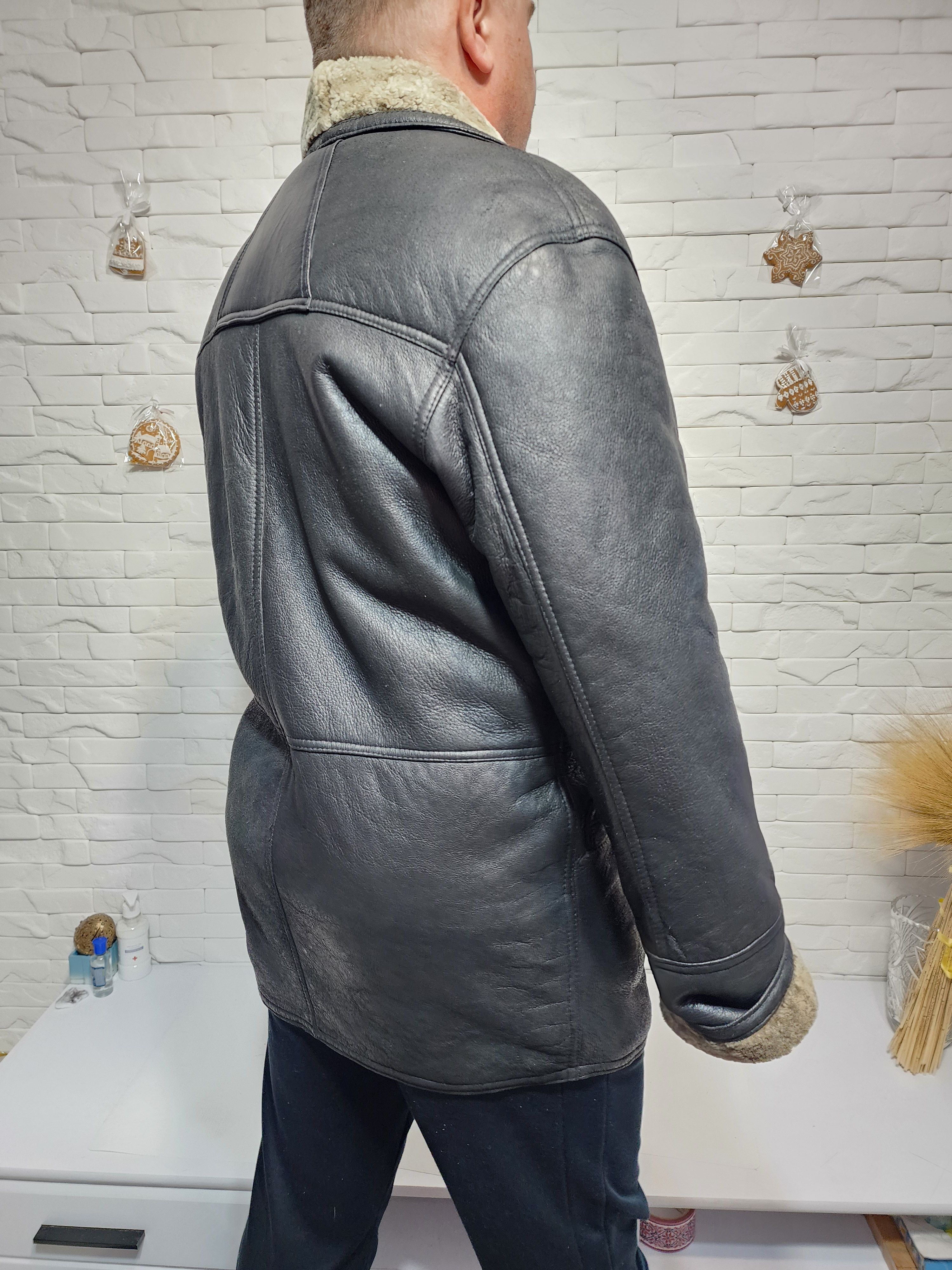 Furla Black Sheepskin Coat: Fur Collar, Button Front Size US L / EU 52-54 / 3 - 6 Thumbnail