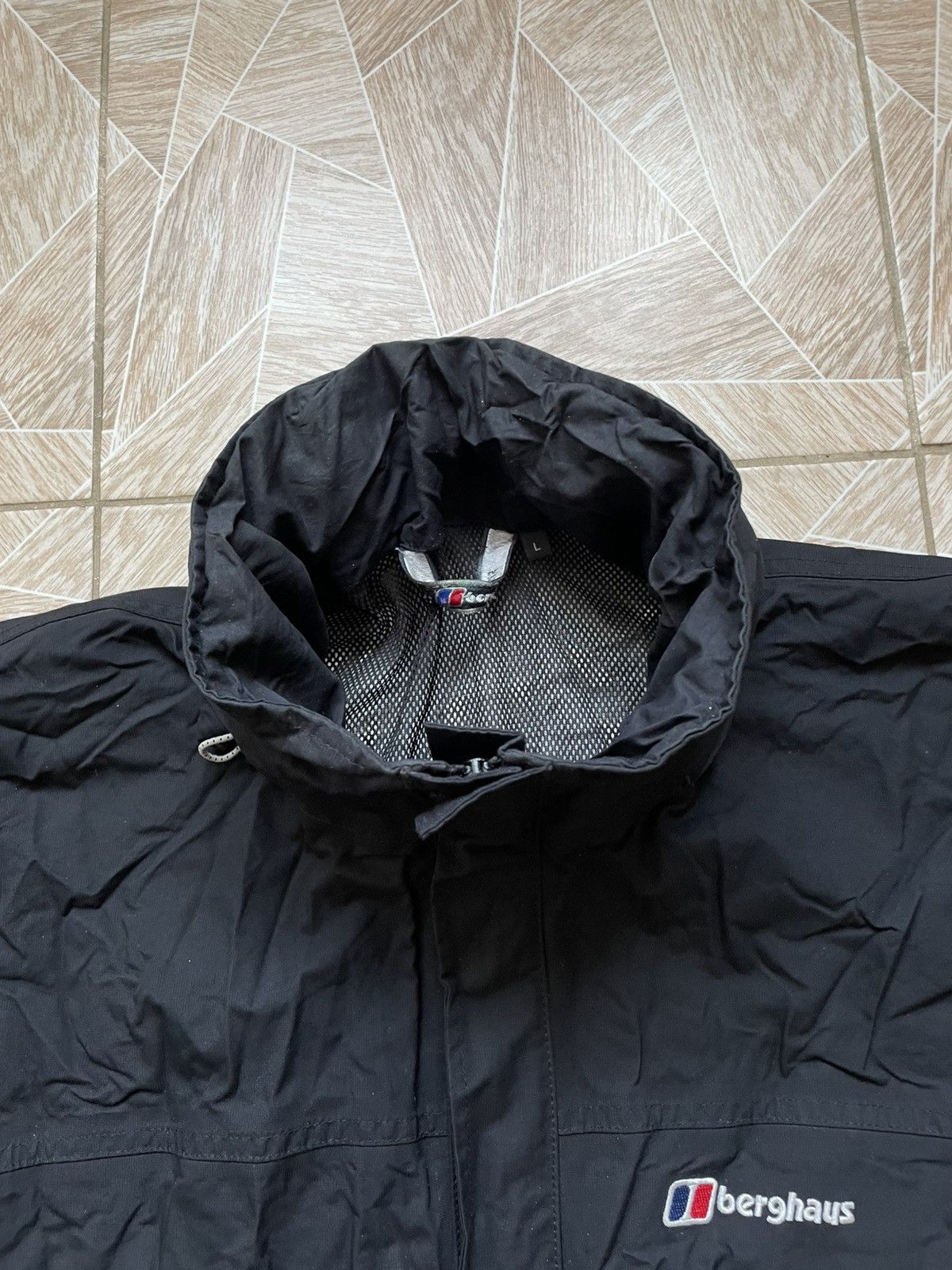Berghaus × Vintage Outdoor Berghaus Aqua Foil Waterproof L Windbreaker Nylon Size US L / EU 52-54 / 3 - 6 Thumbnail