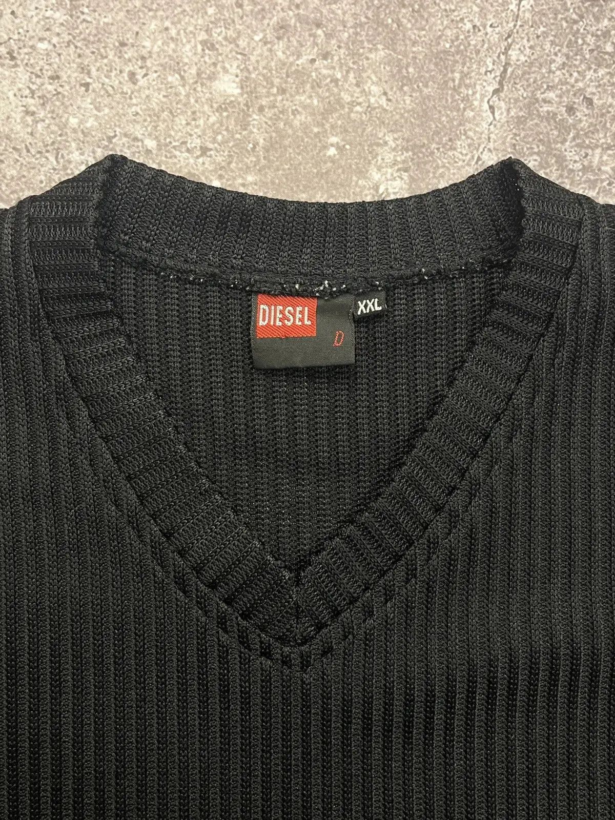 Diesel Diesel Vintage Y2K Black Mini Logo V Neck T Shirt Size US XXL / EU 58 / 5 - 3 Thumbnail