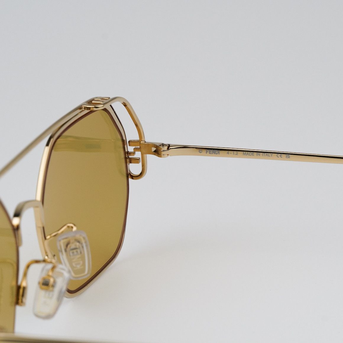 Fendi NEW Fendi FE40039U 10L Unisex Geometric Sunglasses Size ONE SIZE - 8 Thumbnail