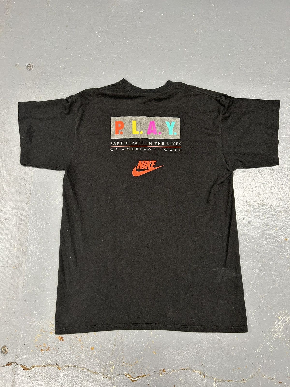 Nike Crazy Vintage 90s Nike P.L.A.Y Black Graphic Tee Shirt Size US L / EU 52-54 / 3 - 1 Thumbnail