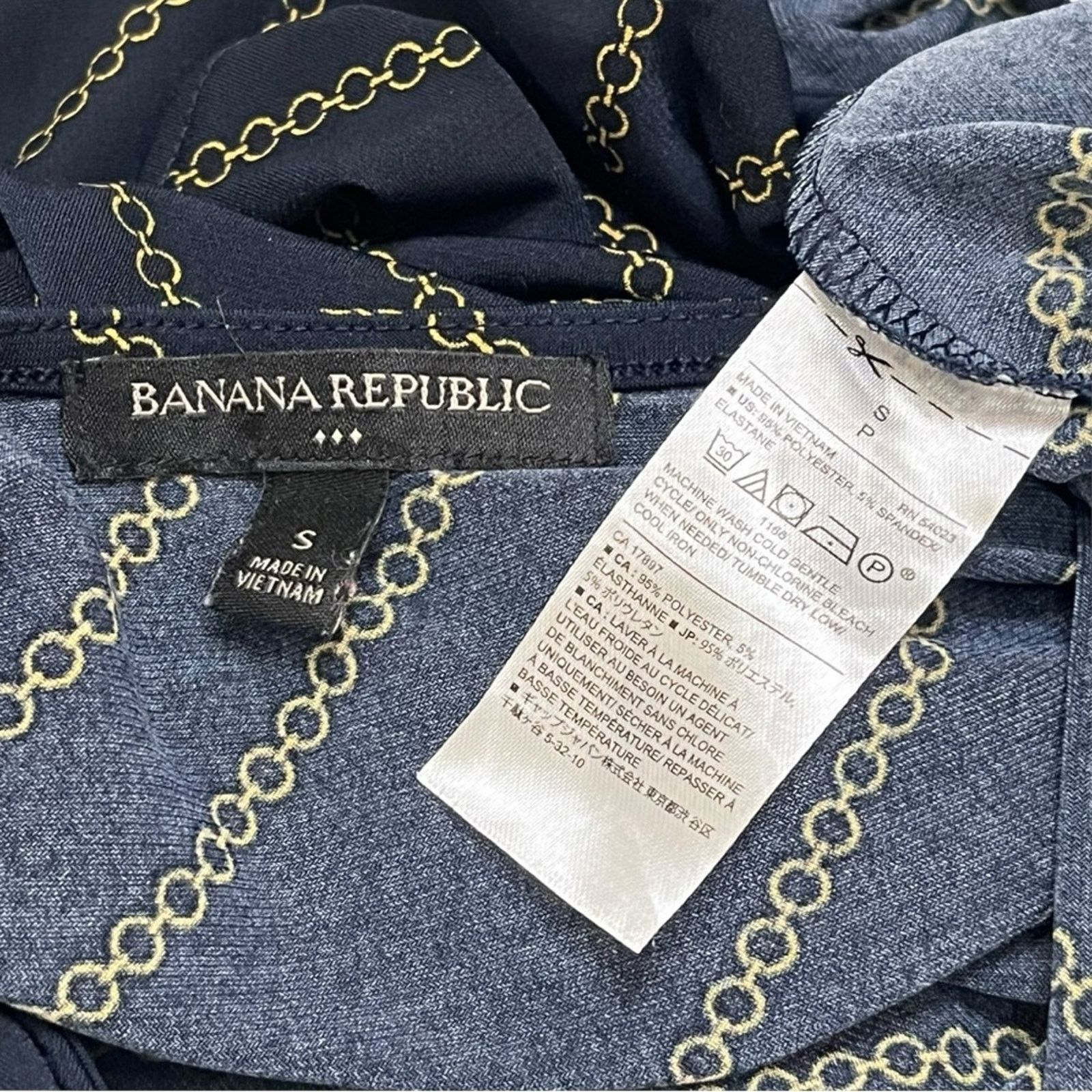 Banana Republic Banana Republic navy blue and gold chain print blouse NEW Size S / US 4 / IT 40 - 5 Thumbnail