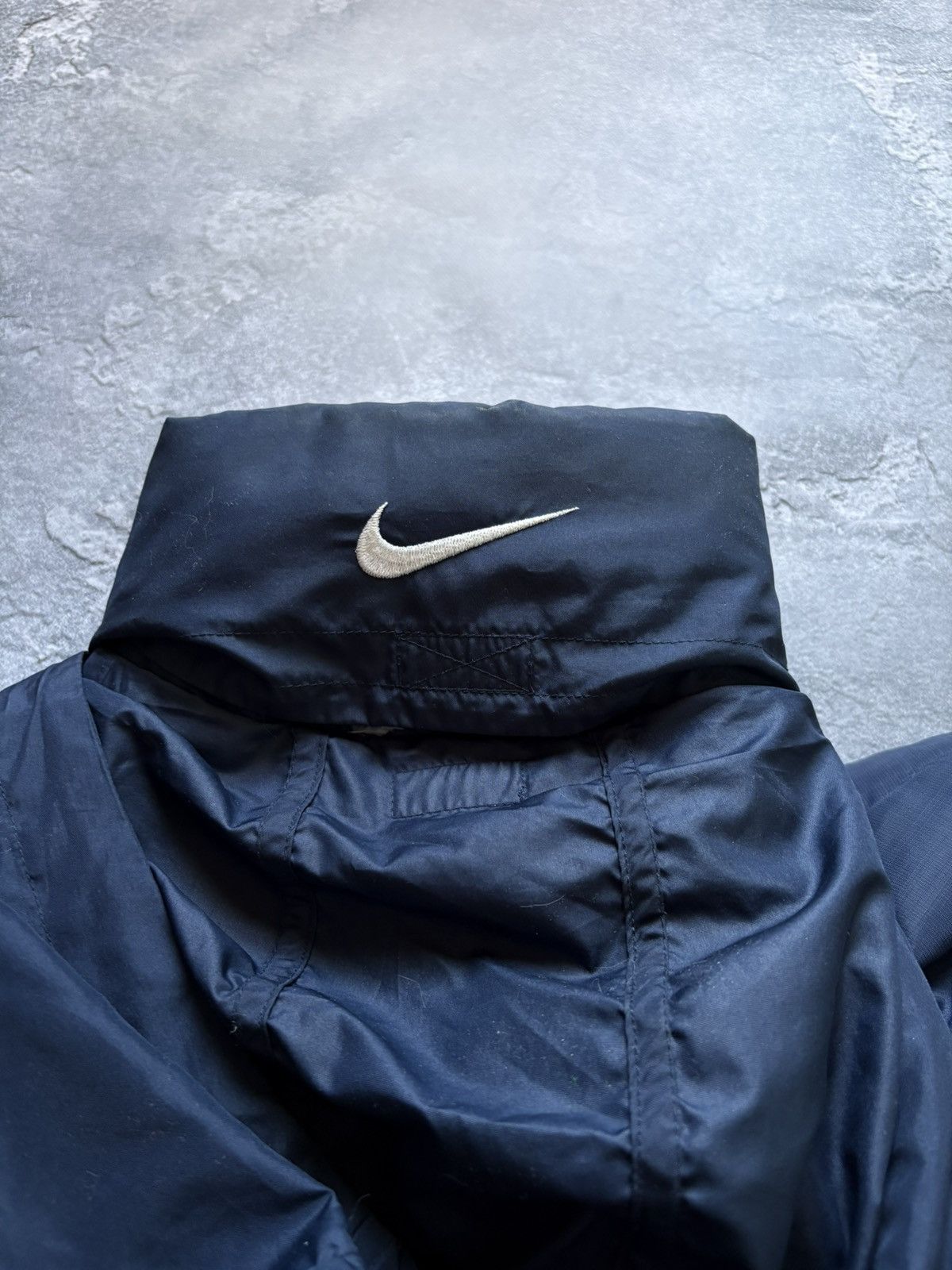 Nike Vintage 00s Nike Drill Y2K Swoosh Puffer Down Jacket Size L Size US L / EU 52-54 / 3 - 12 Thumbnail