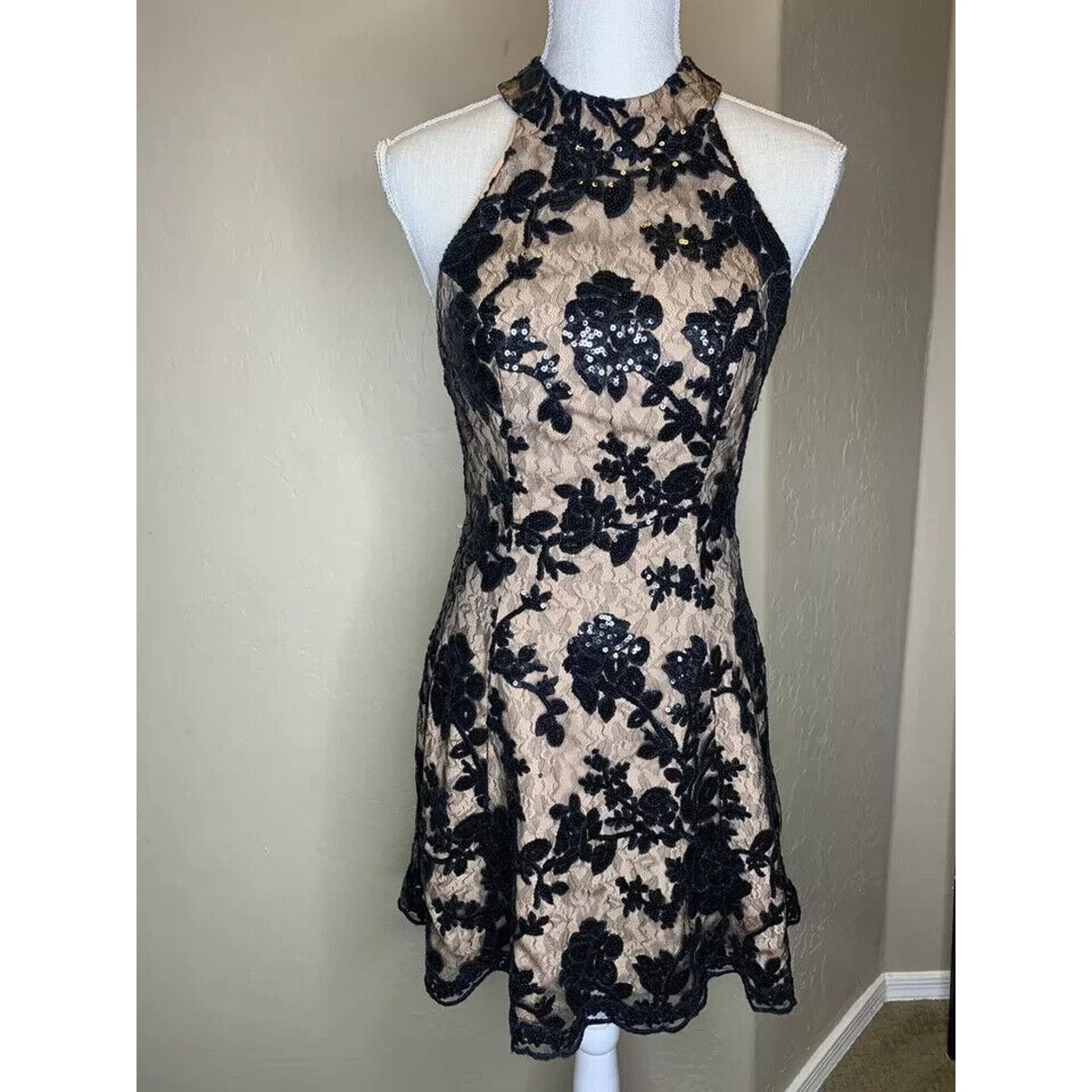 Dress the Population Dress the Population Abbie Black Sequin Lace Mini Dress L Size L / US 10 / IT 46 - 3 Thumbnail