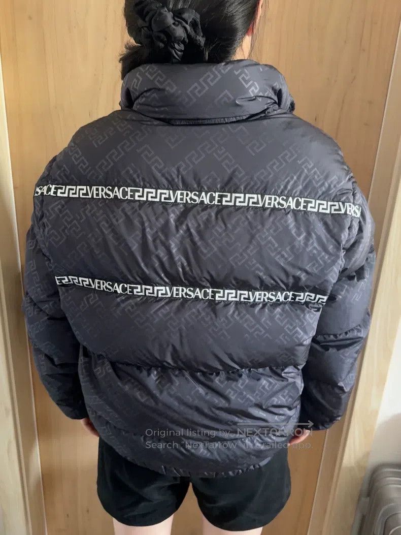 Versace Versace Greek back letter print black down jacket Size US M / EU 48-50 / 2 - 2 Thumbnail