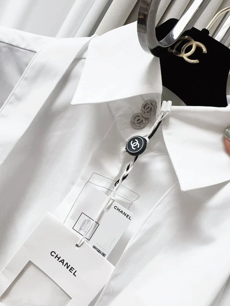 Chanel Chanel 20p White Bow Diamond Button Shirt Size M / US 6-8 / IT 42-44 - 2 Thumbnail