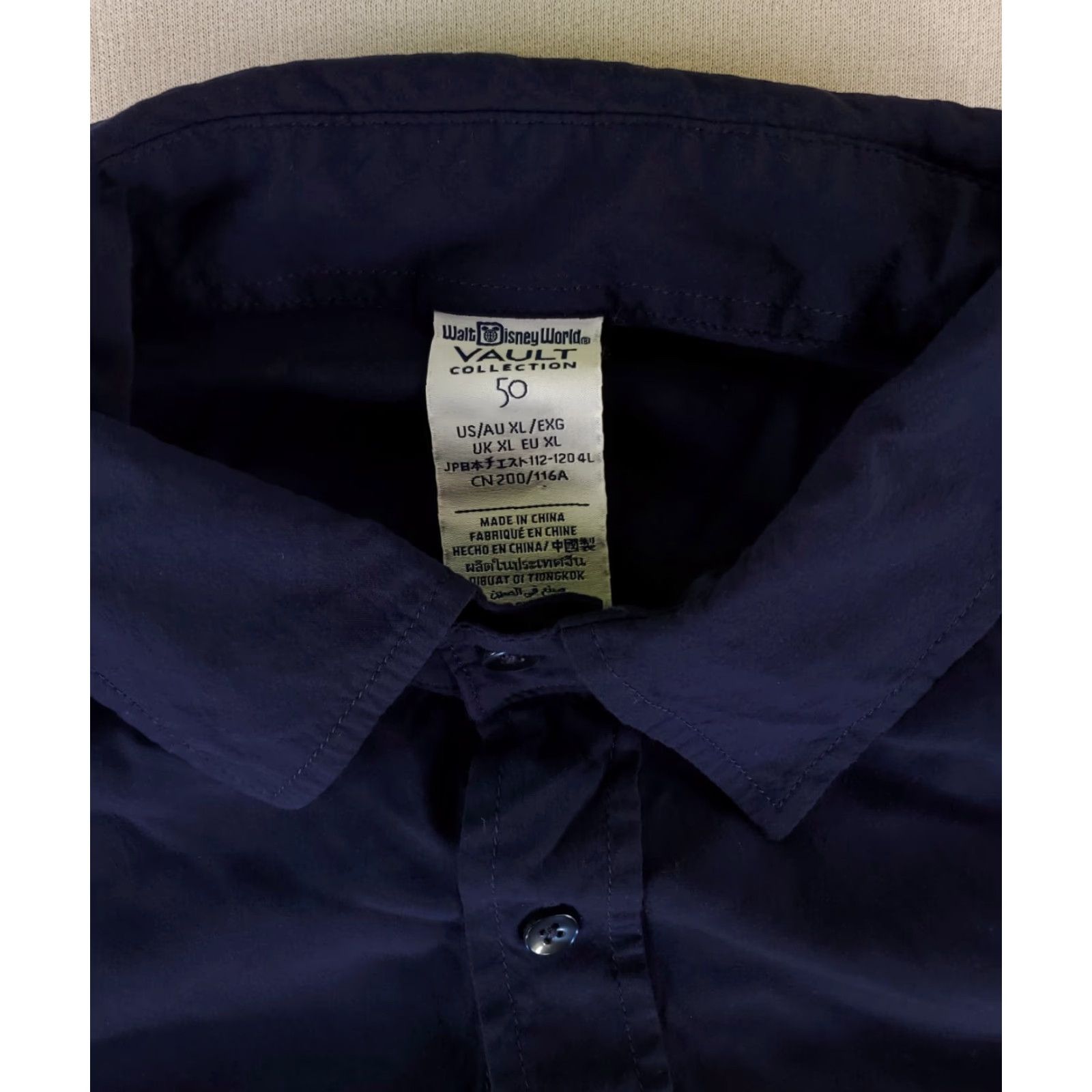 Disney **WALT DISNEY MEN'S XL BLUE VINTAGE BUTTON UP SHIRT** User: **WALT DISNEY MEN'S XL BLUE VINTAGE BUTTON-UP SHIRT** Size US XL / EU 56 / 4 - 2 Thumbnail
